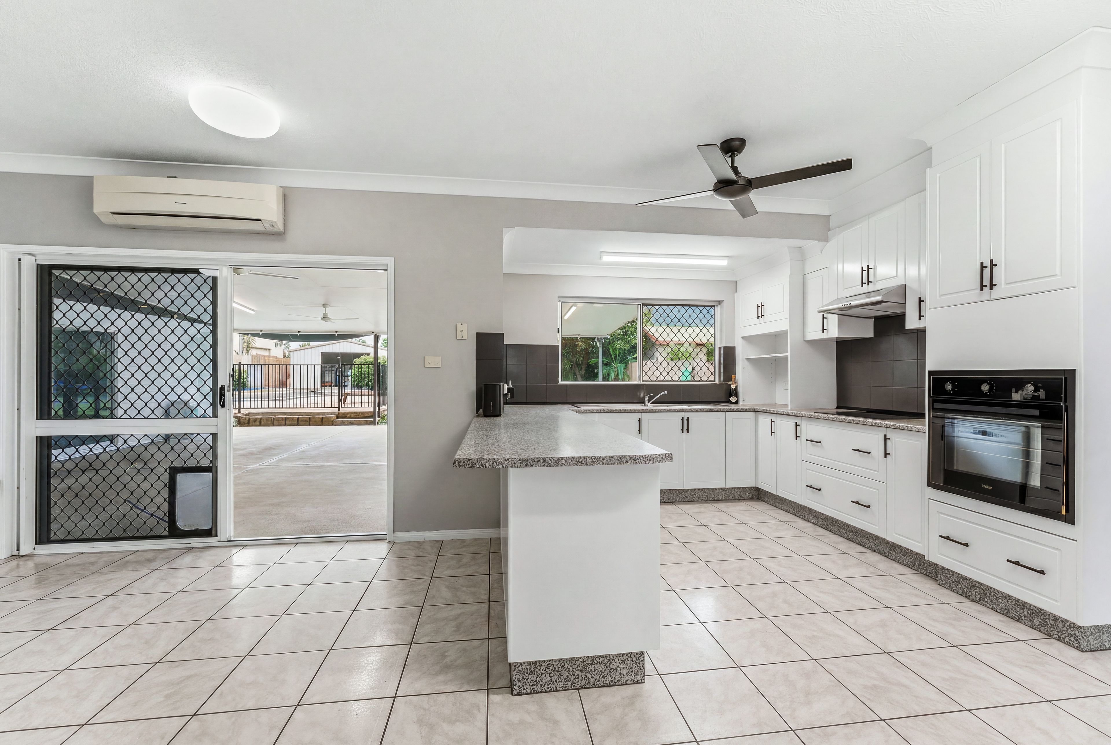87 Moore Road — photo 6 of 24