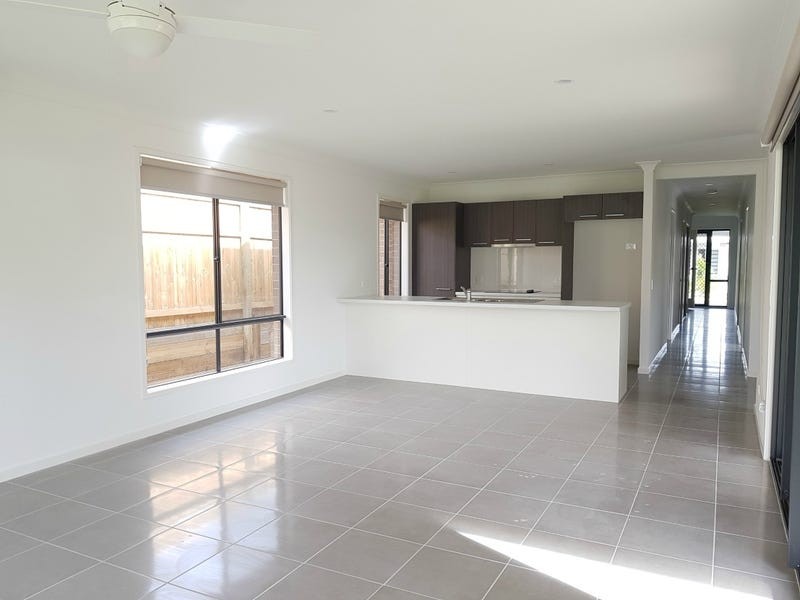 19 Cordeaux Crescent, Redbank Plains, QLD 4301