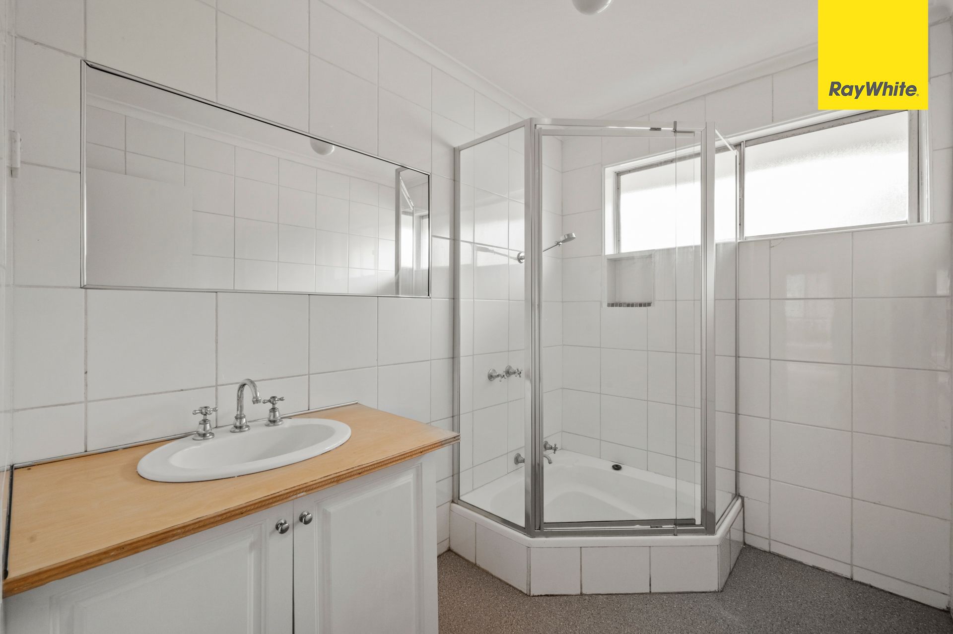 219 Centenary Avenue — photo 10 of 14