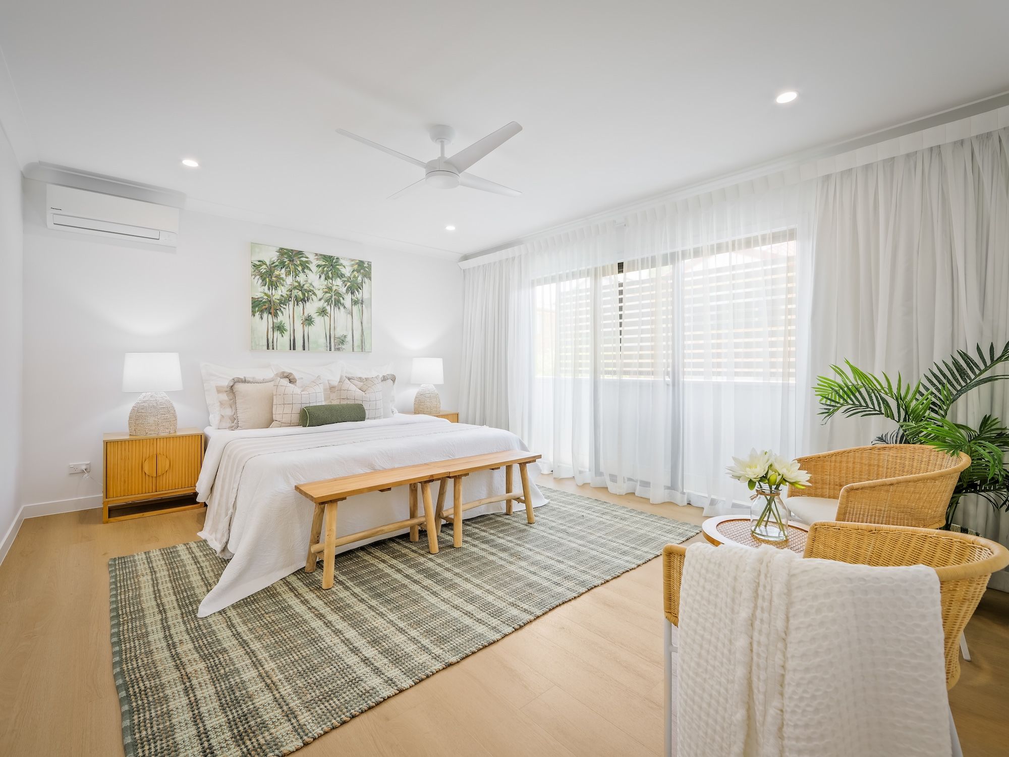 2/111 Pohlman Street, Southport, QLD 4215