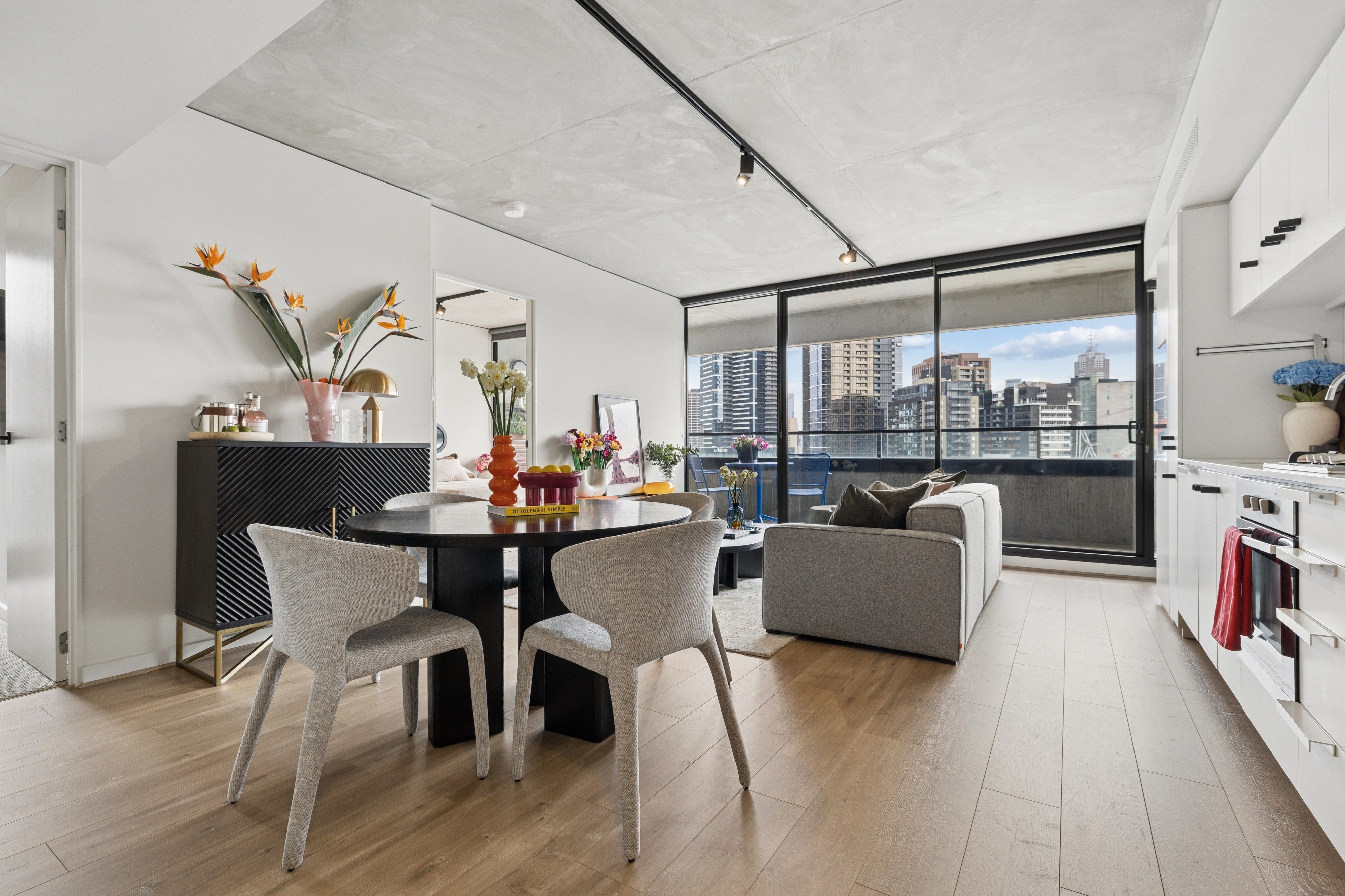 2304/152 Sturt Street — photo 4 of 17