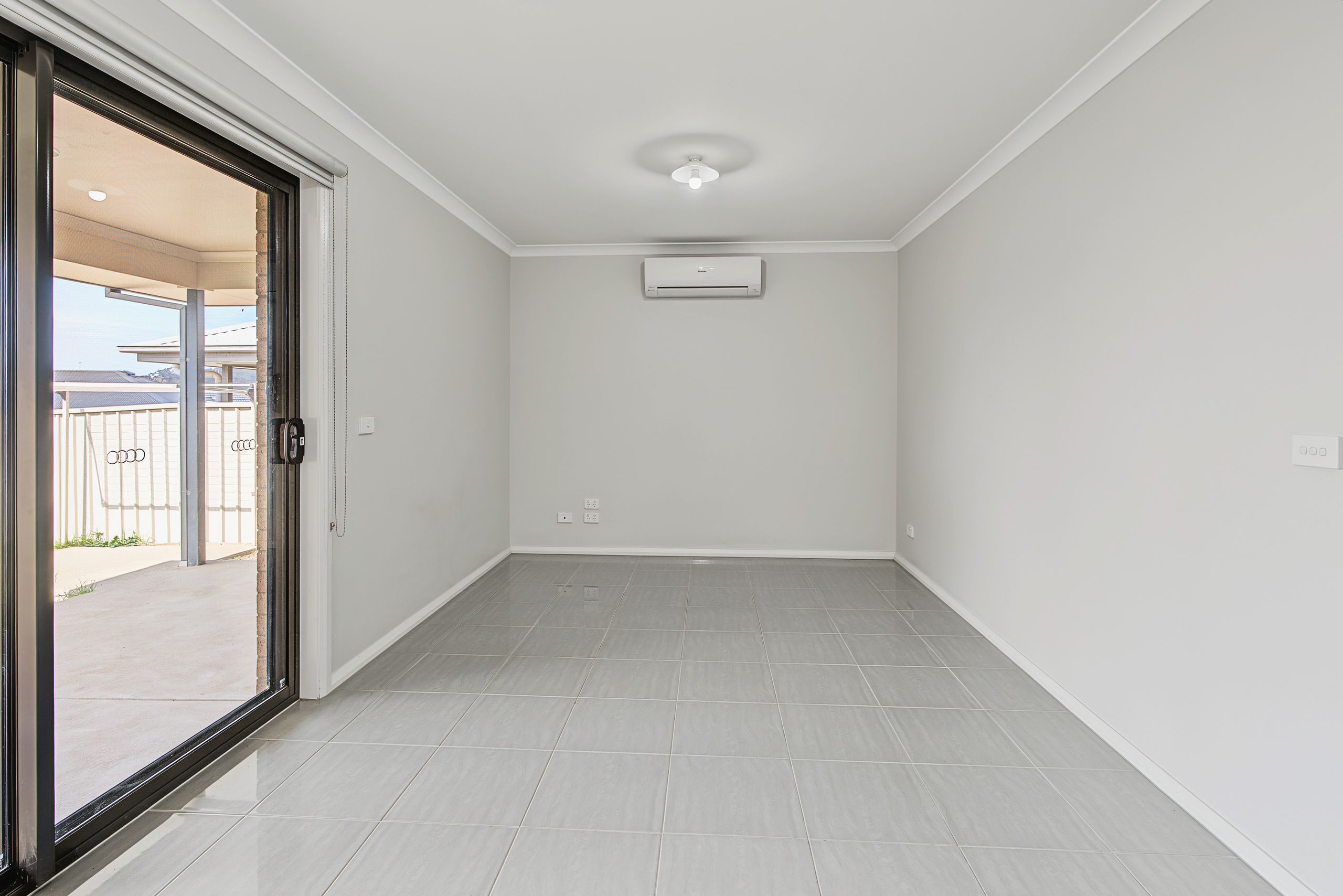 34 A Hanrahan Street — photo 4 of 10
