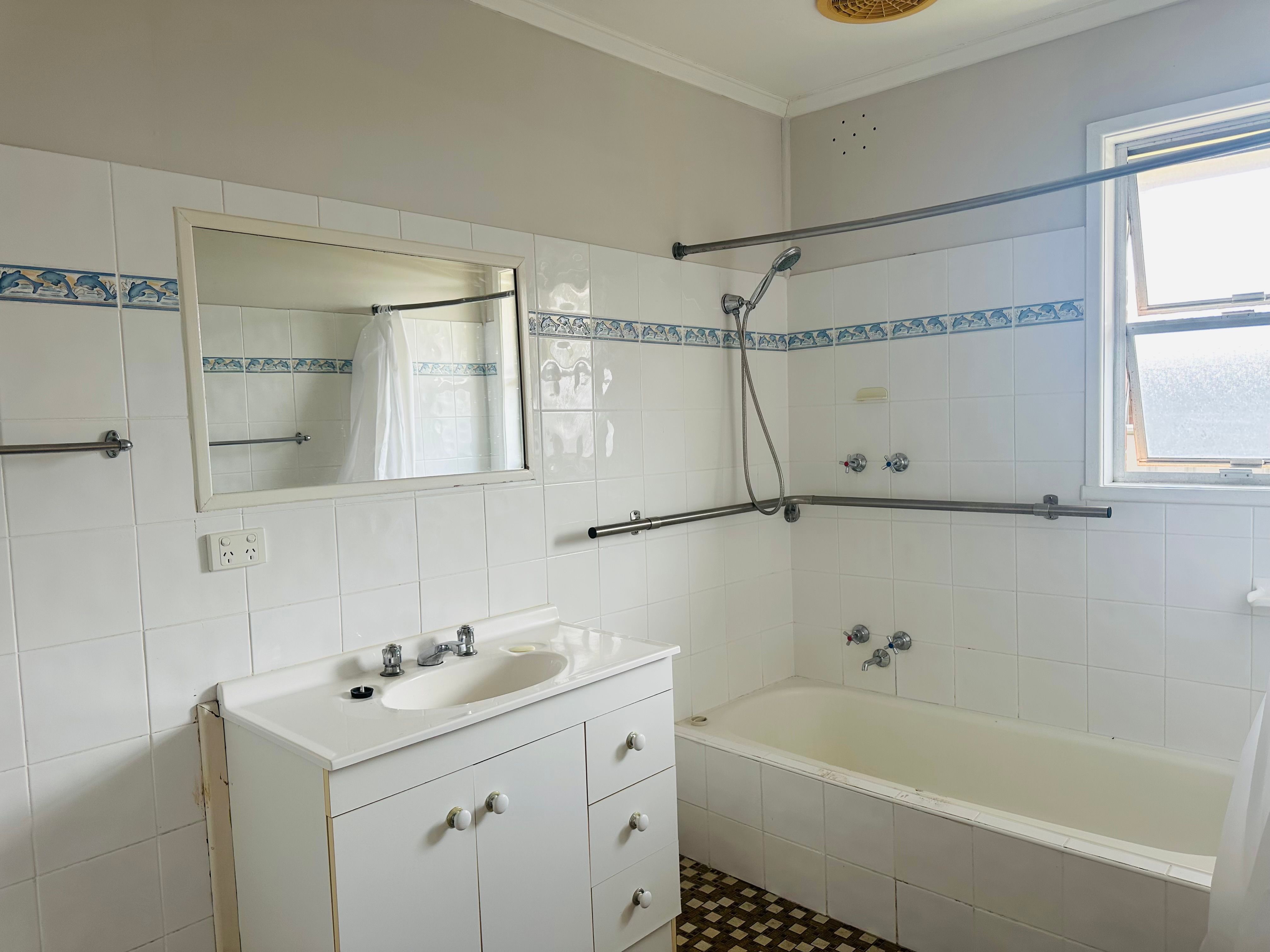 107 Colches Street — photo 7 of 9
