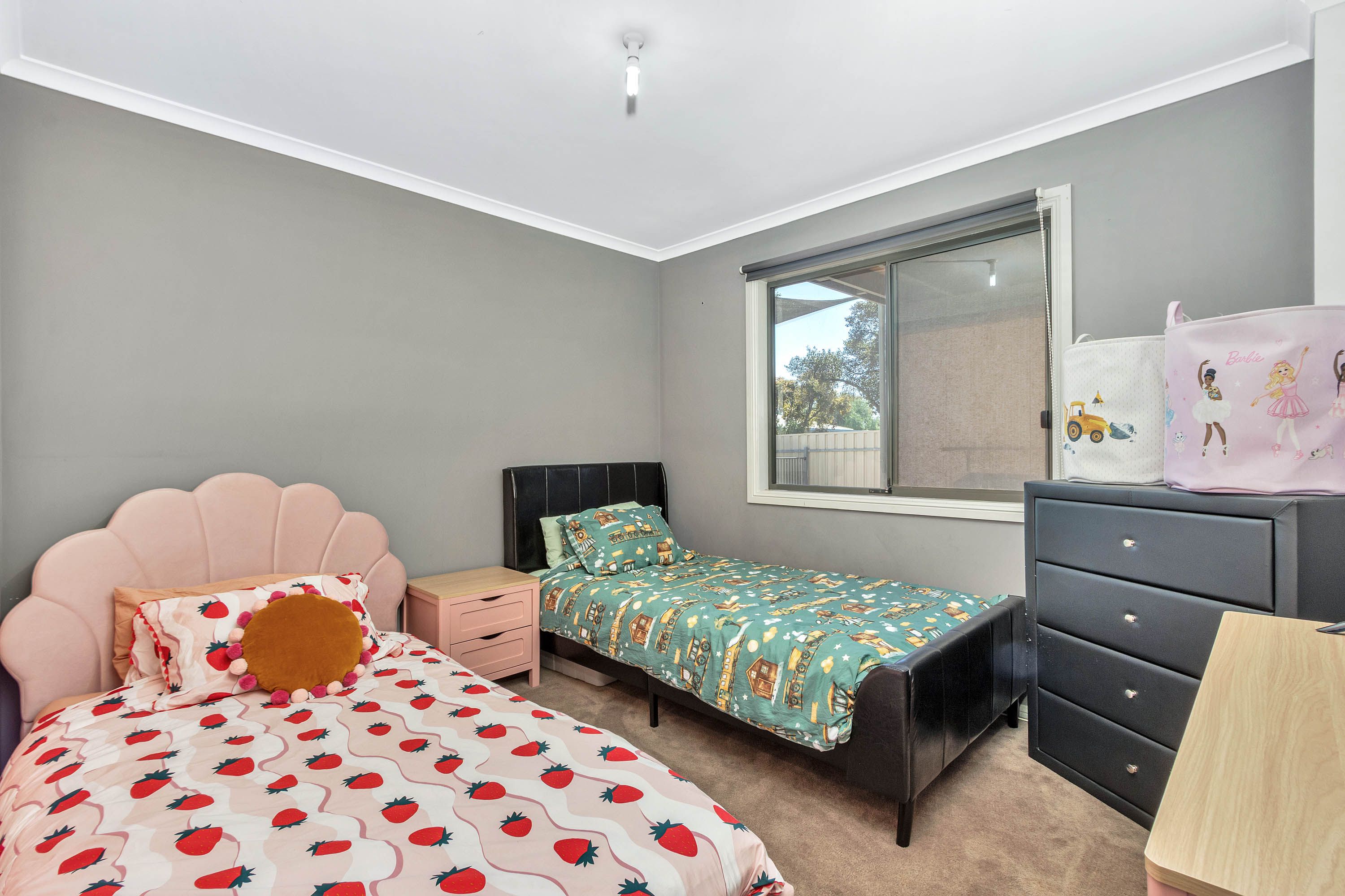 33 Broadmeadows Road — photo 10 of 24