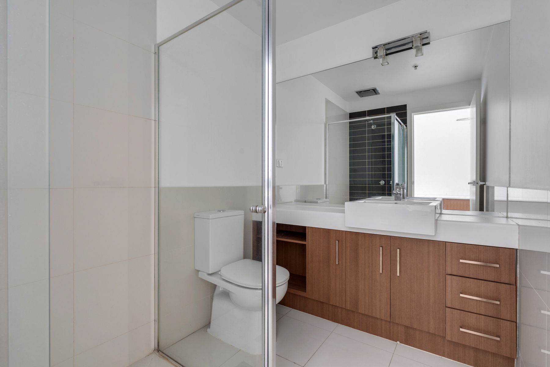 3/777 Bell Street — photo 10 of 12