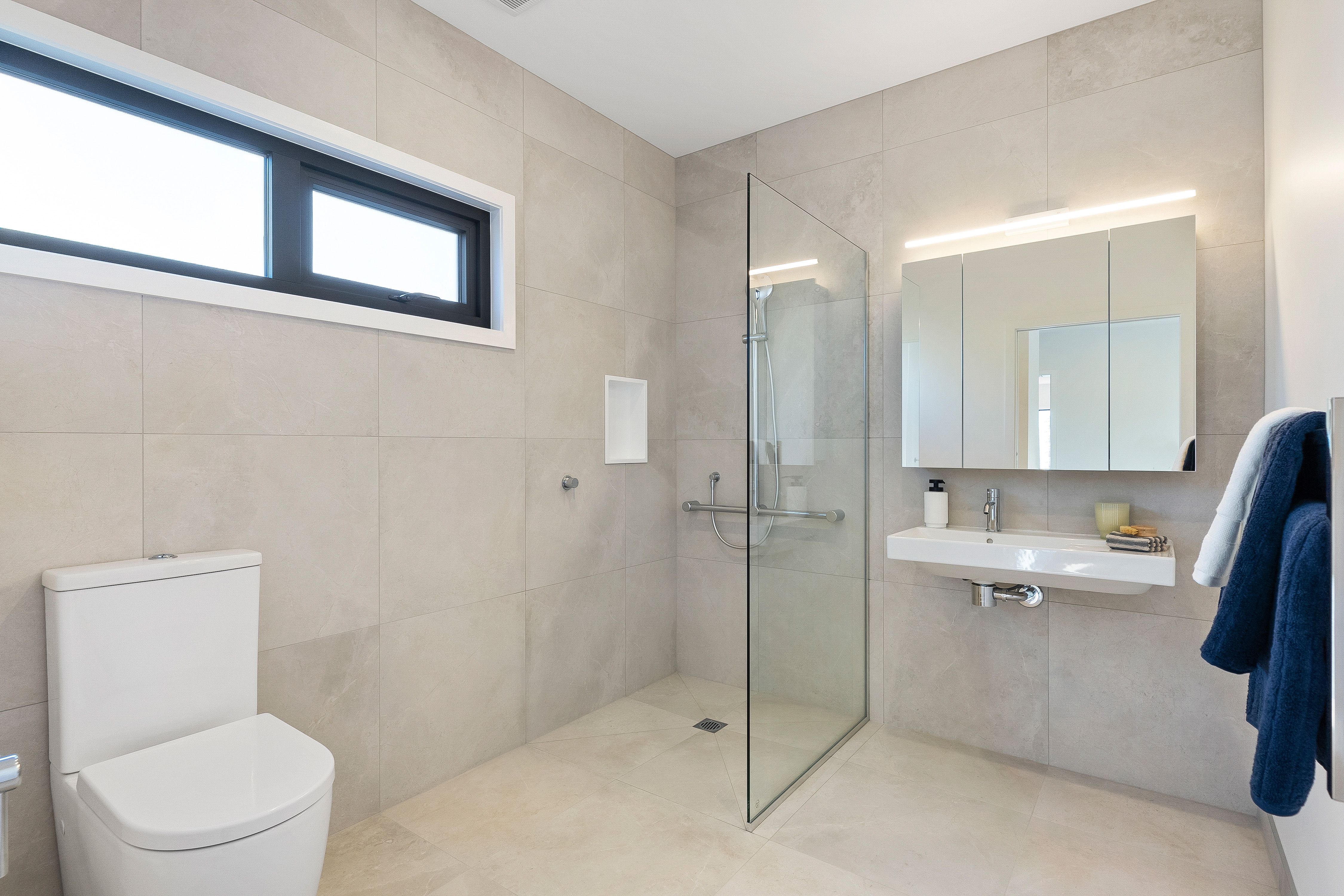B/394 East Coast Road, Sunnynook, North Shore City