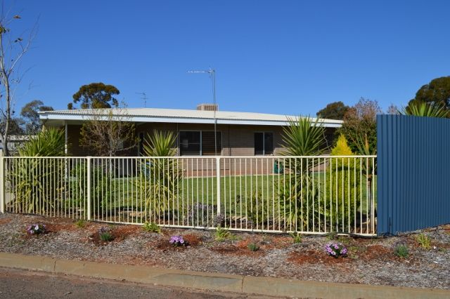 8 Ptilotus Crescent, Kambalda West WA 6442