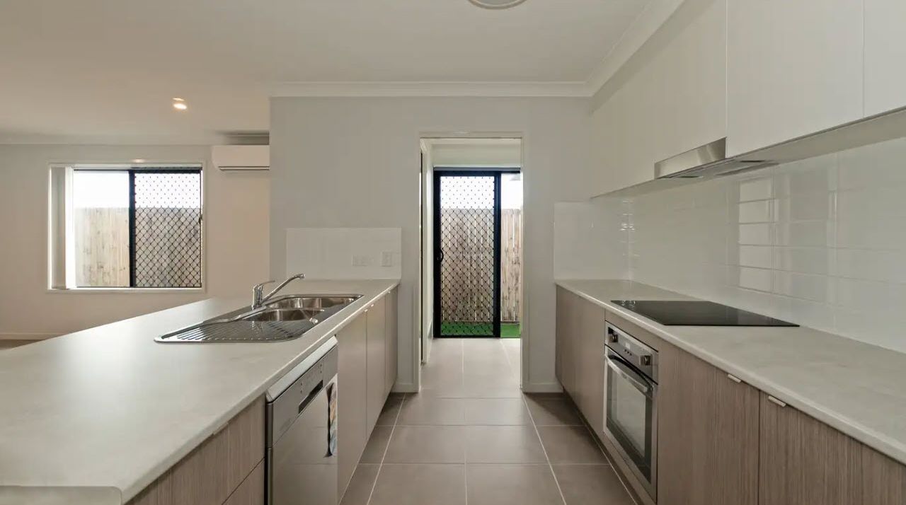 41 Wilson Circuit, FLAGSTONE, QLD 4280