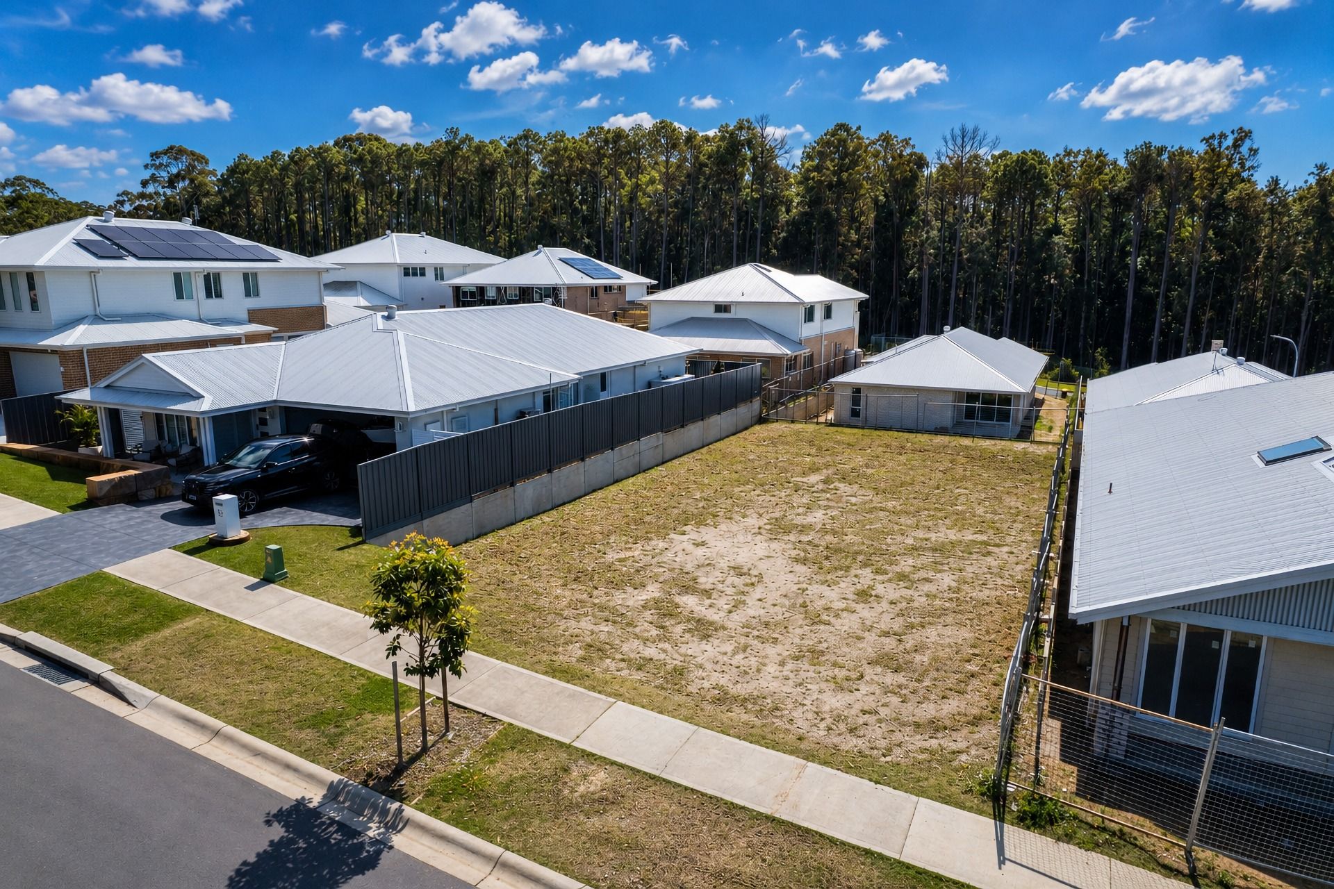 17 Pine Street — photo from Ray White Berkeley Vale