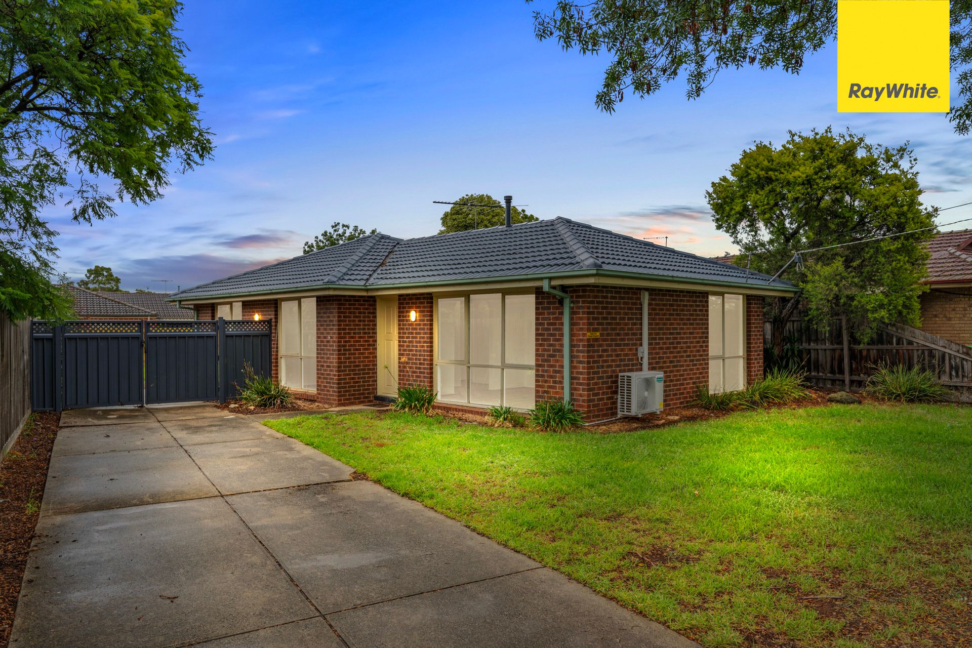 35 First Avenue, Melton South VIC 3338