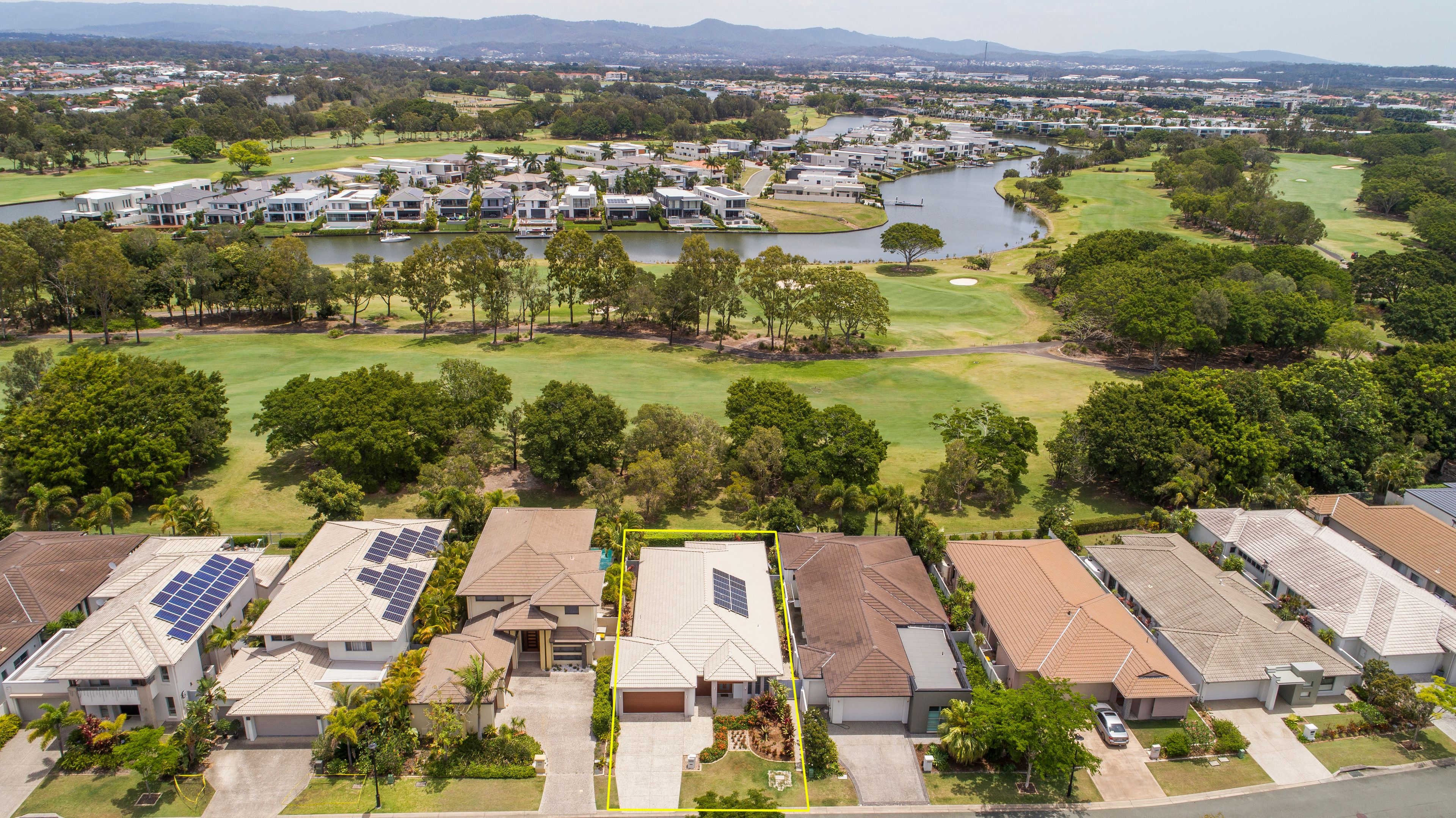 9114 Peter Senior Drive, Hope Island QLD 4212