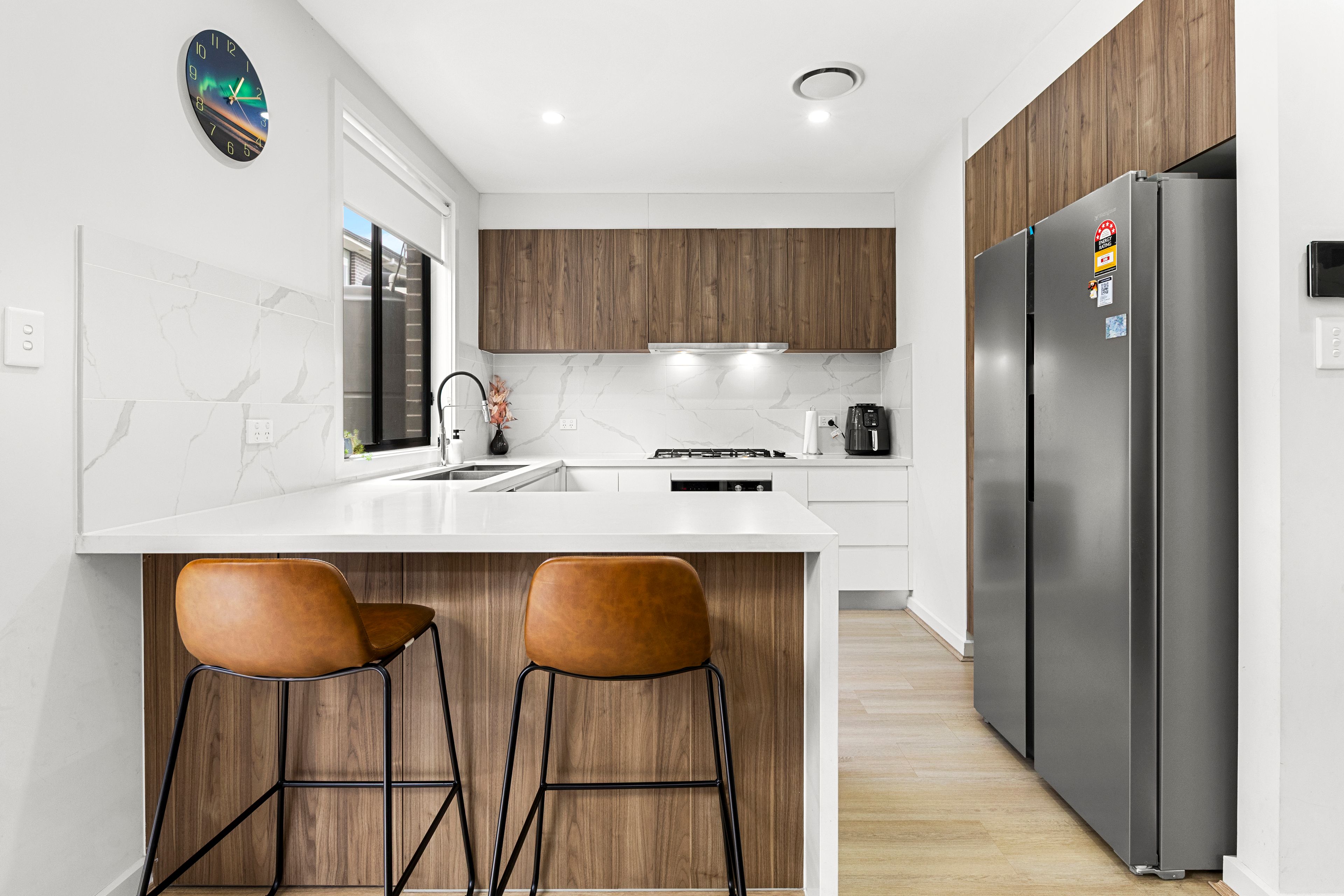 A Stylish Family Retreat Within 2 Minutes Walking Distance to Yarra Park Playground | Within Schofields Public School Catchment! — photo 6 of 17
