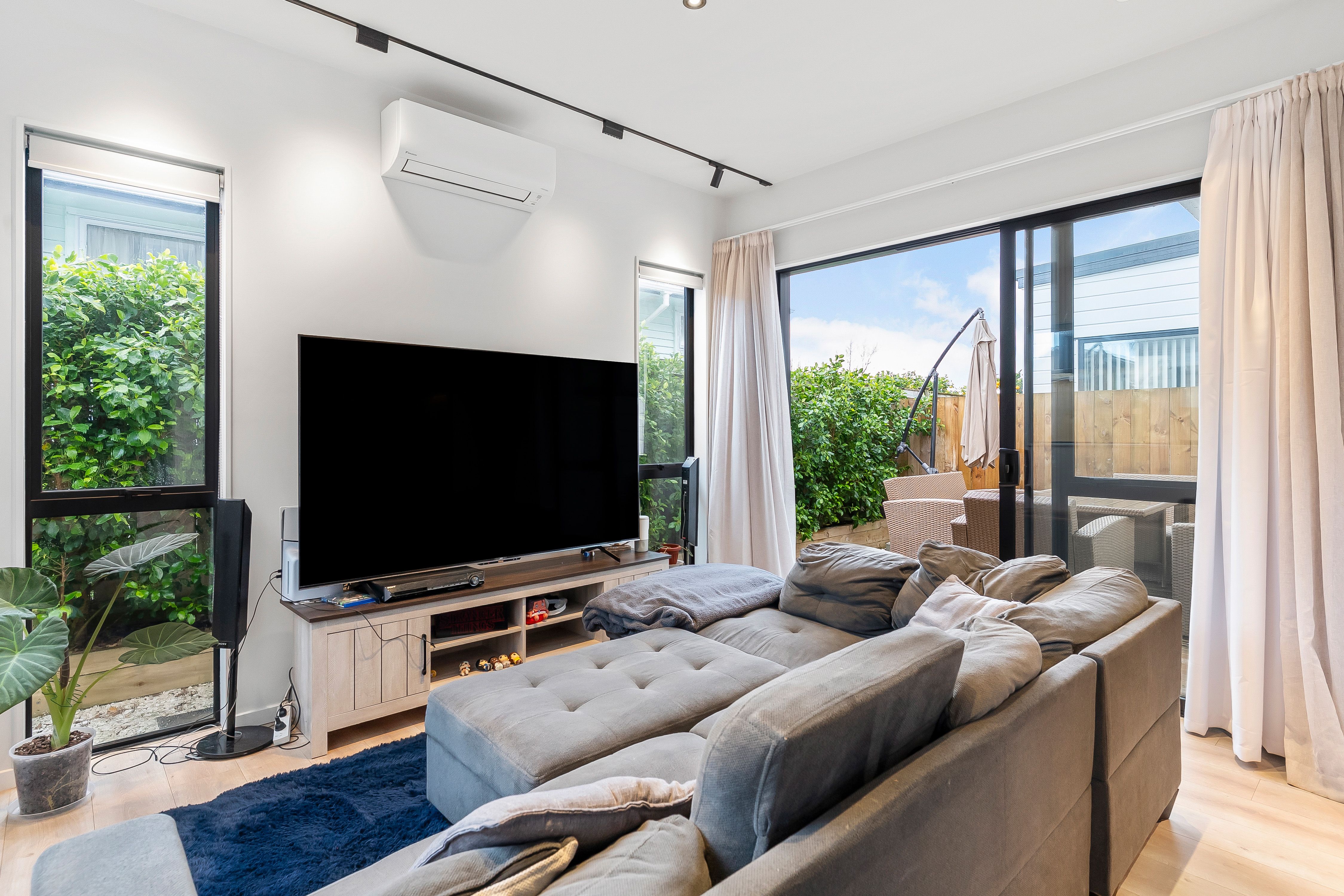 104B Edgewater Drive, Pakuranga, Manukau City