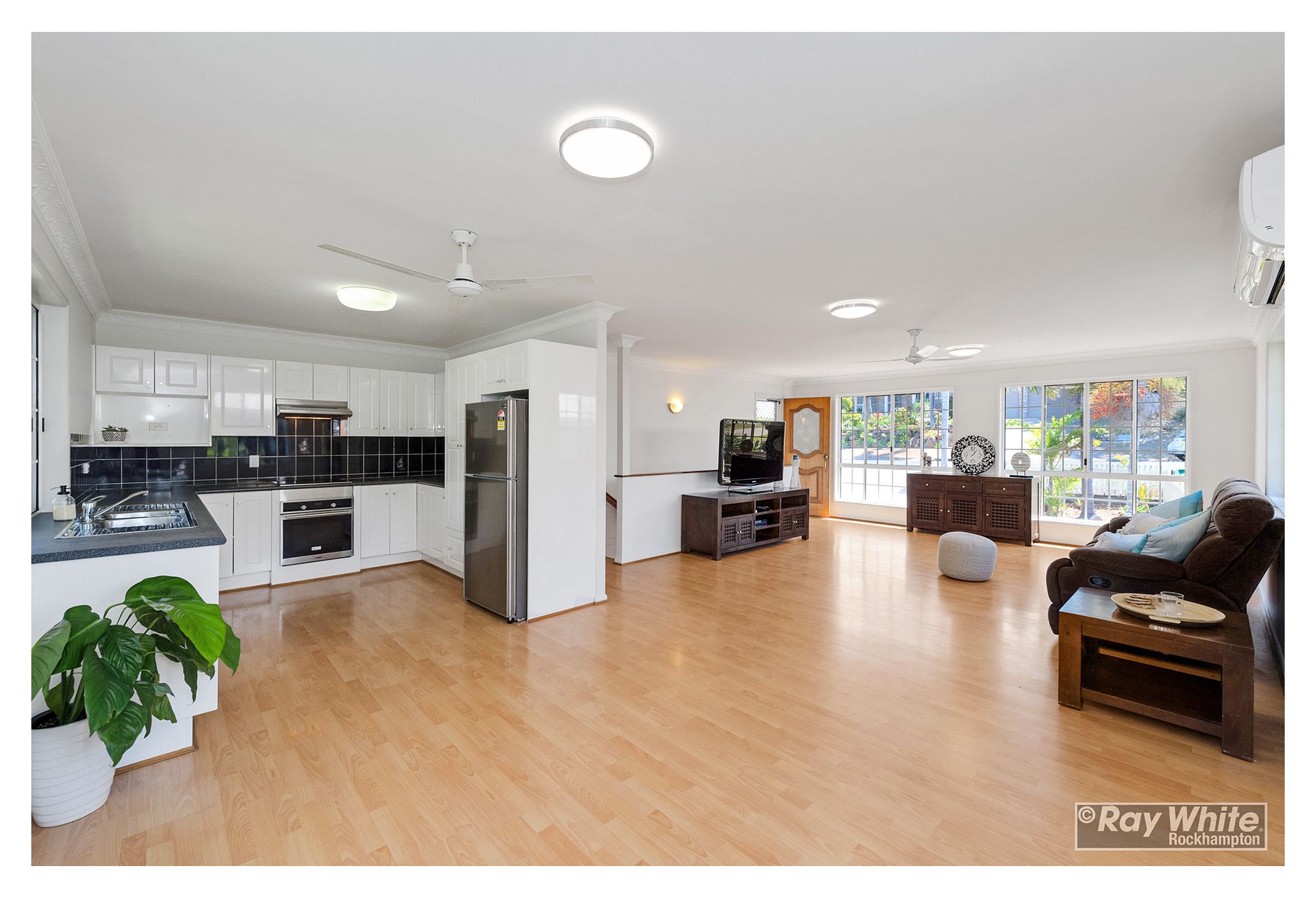 16 Hutcheon Street, Kawana, QLD 4701
