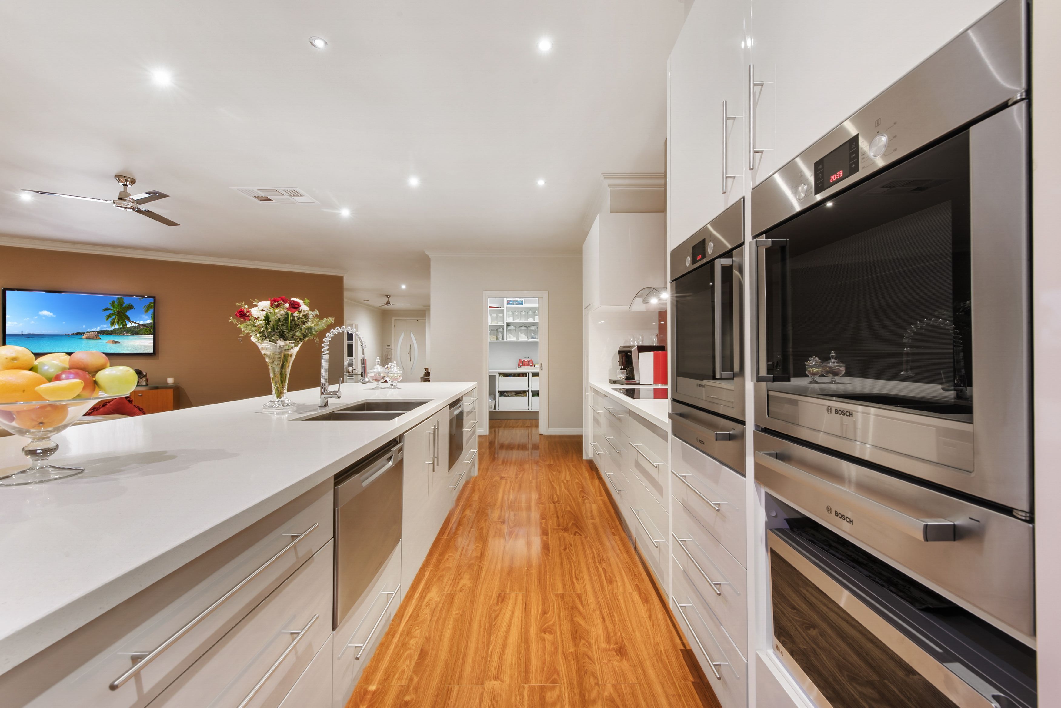 14 Joyce Grove, Taylors Hill, VIC 3037