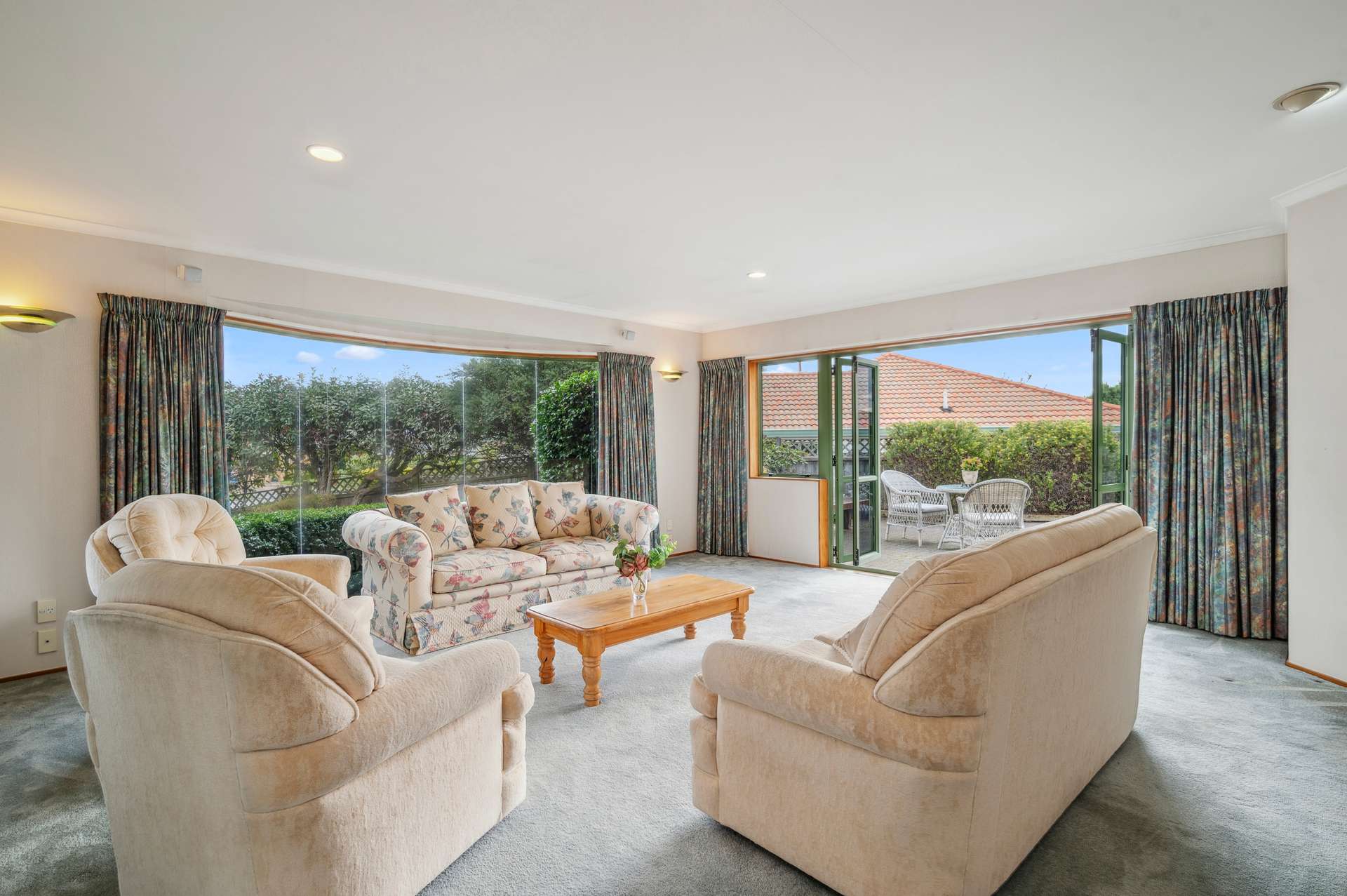 16 Kahurangi Drive photo 2
