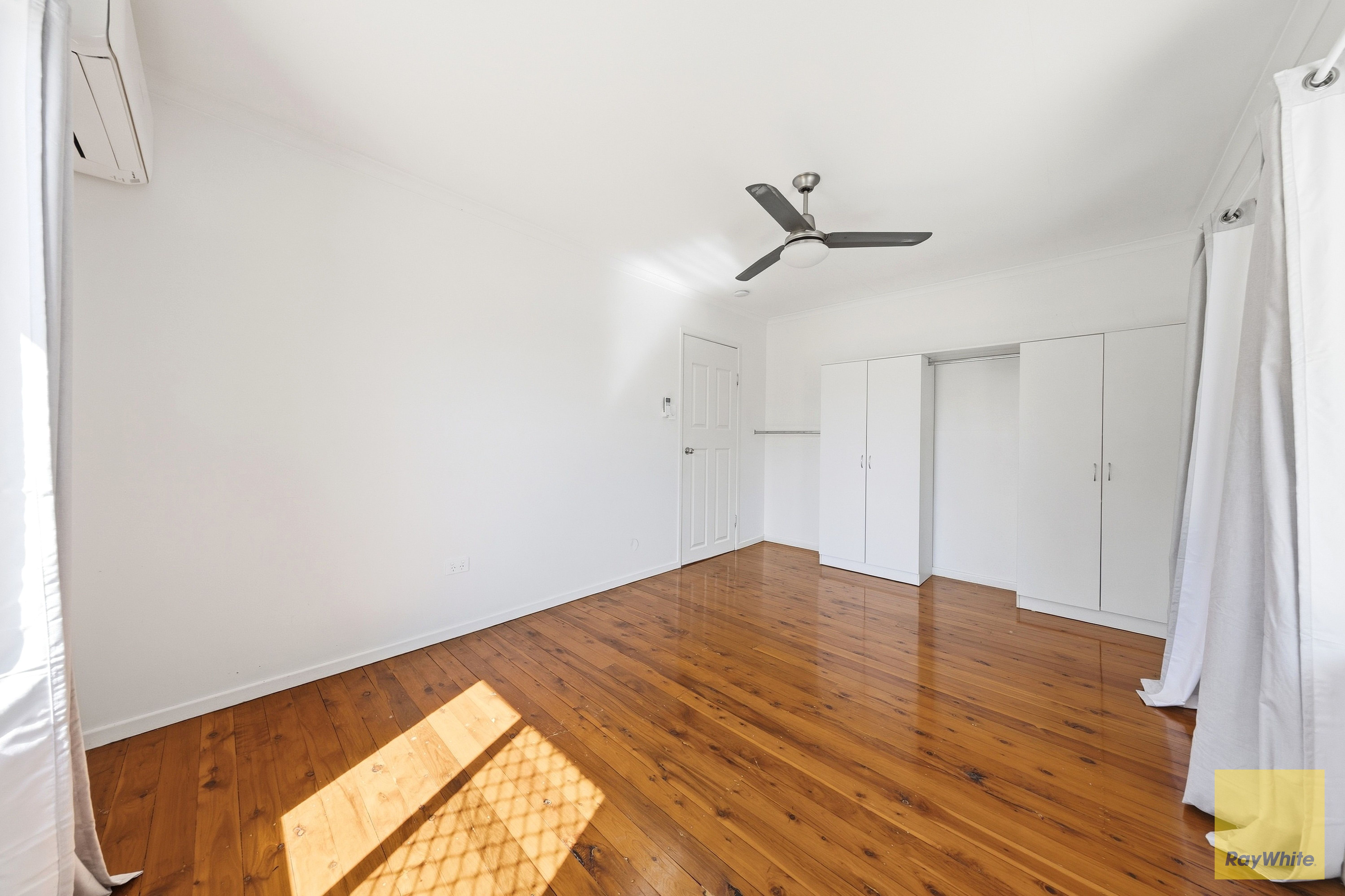 4 Racecourse Road — photo 13 of 14