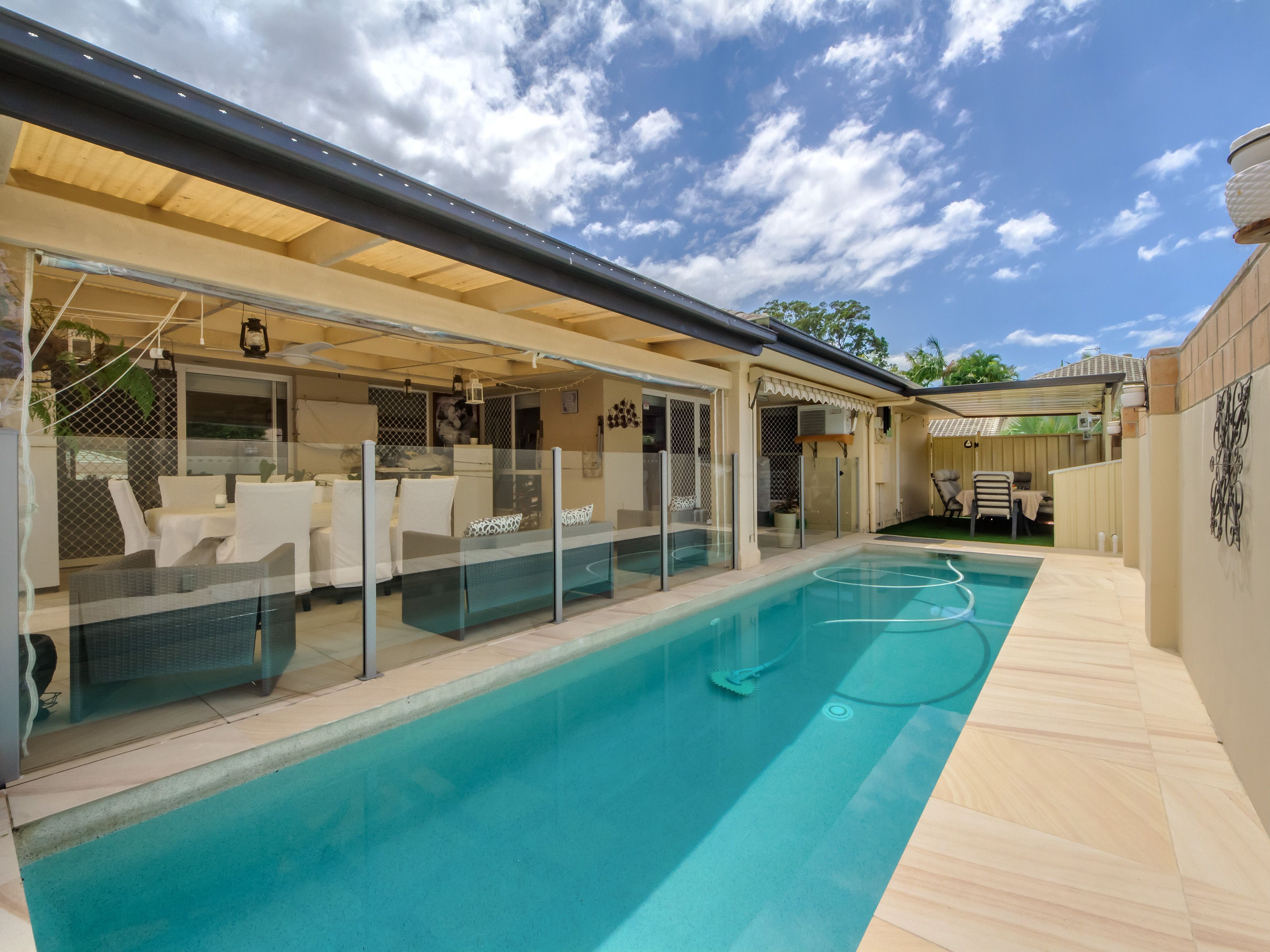 4 Casablanca Court, Burleigh Waters, QLD 4220