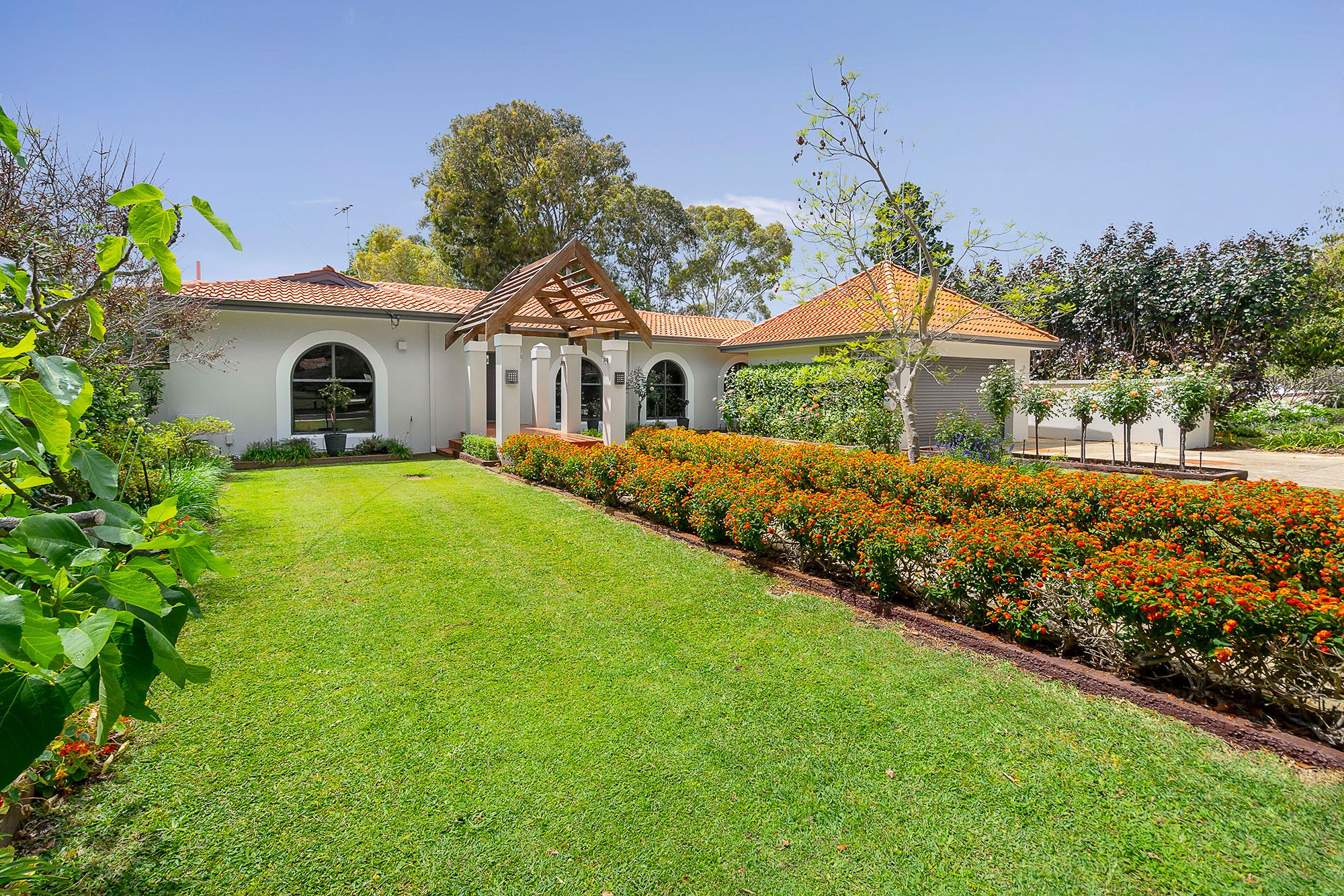 2 Campsie Street, Nedlands, WA 6009