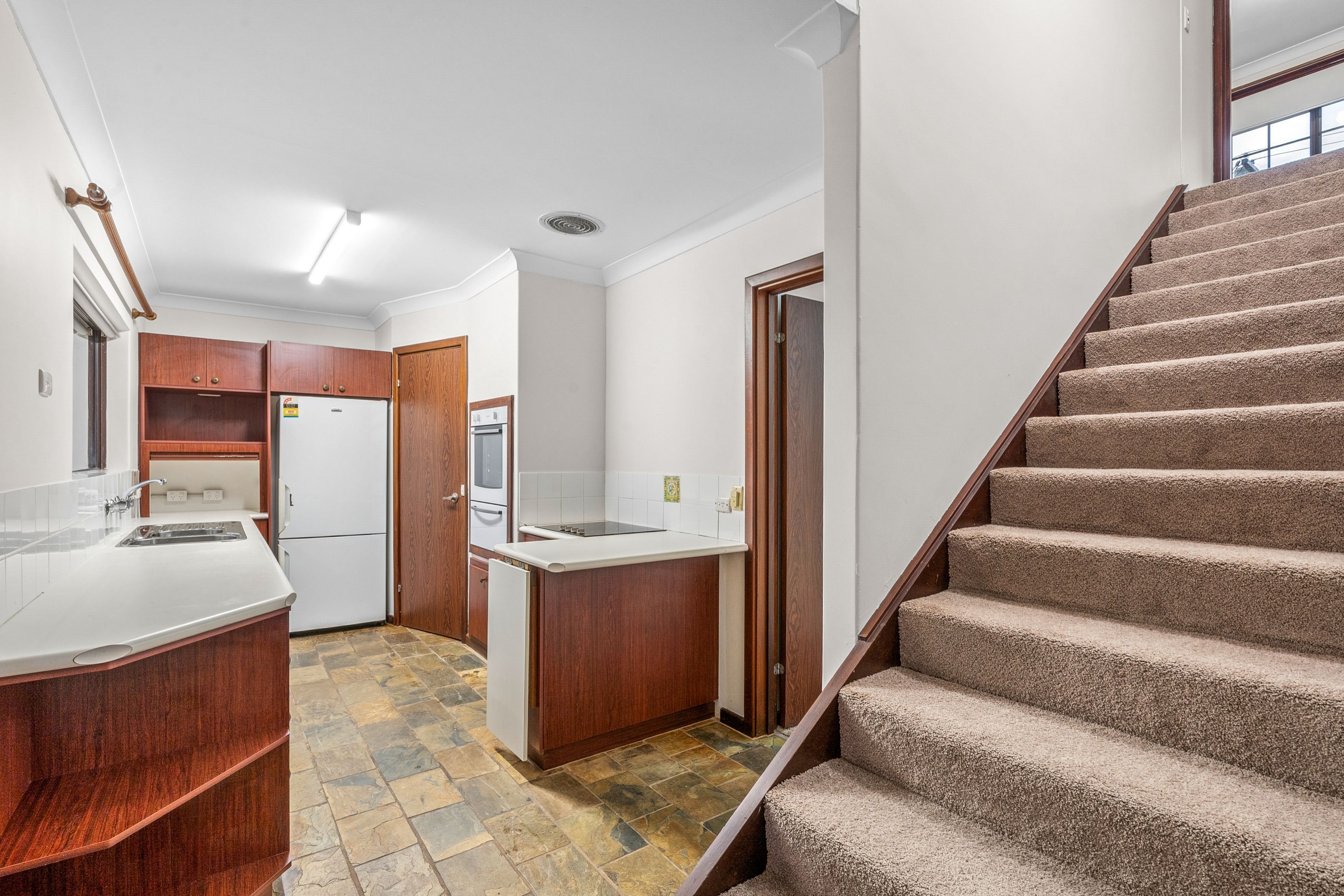 3/8 Shelley Road — photo 3 of 30