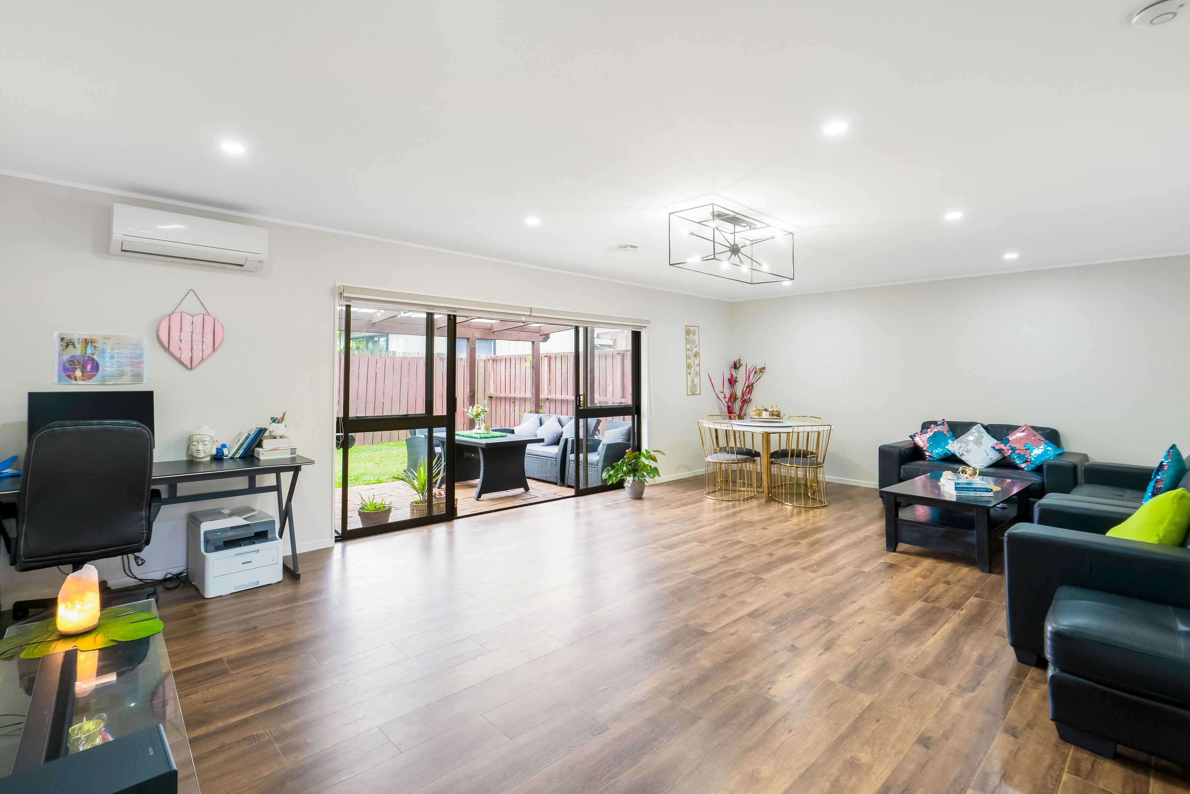 1/2 Ross Martin Court, Conifer Grove, Manukau City