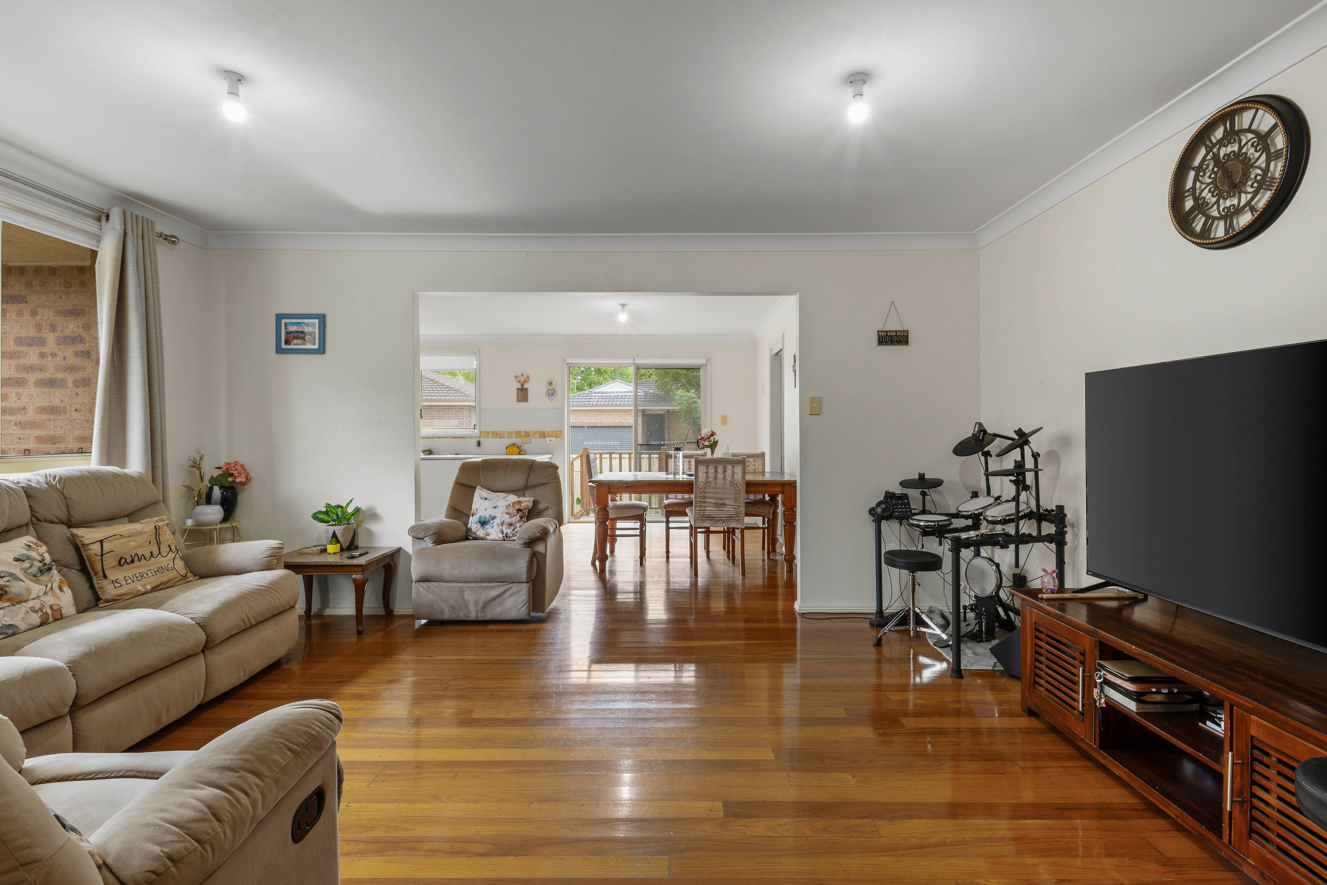 2/44 Warner Avenue — photo 4 of 13