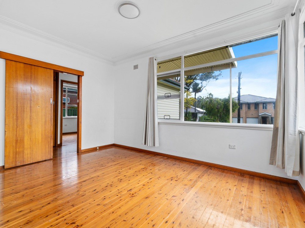 28 Bingara Road, Macquarie Fields, NSW 2564