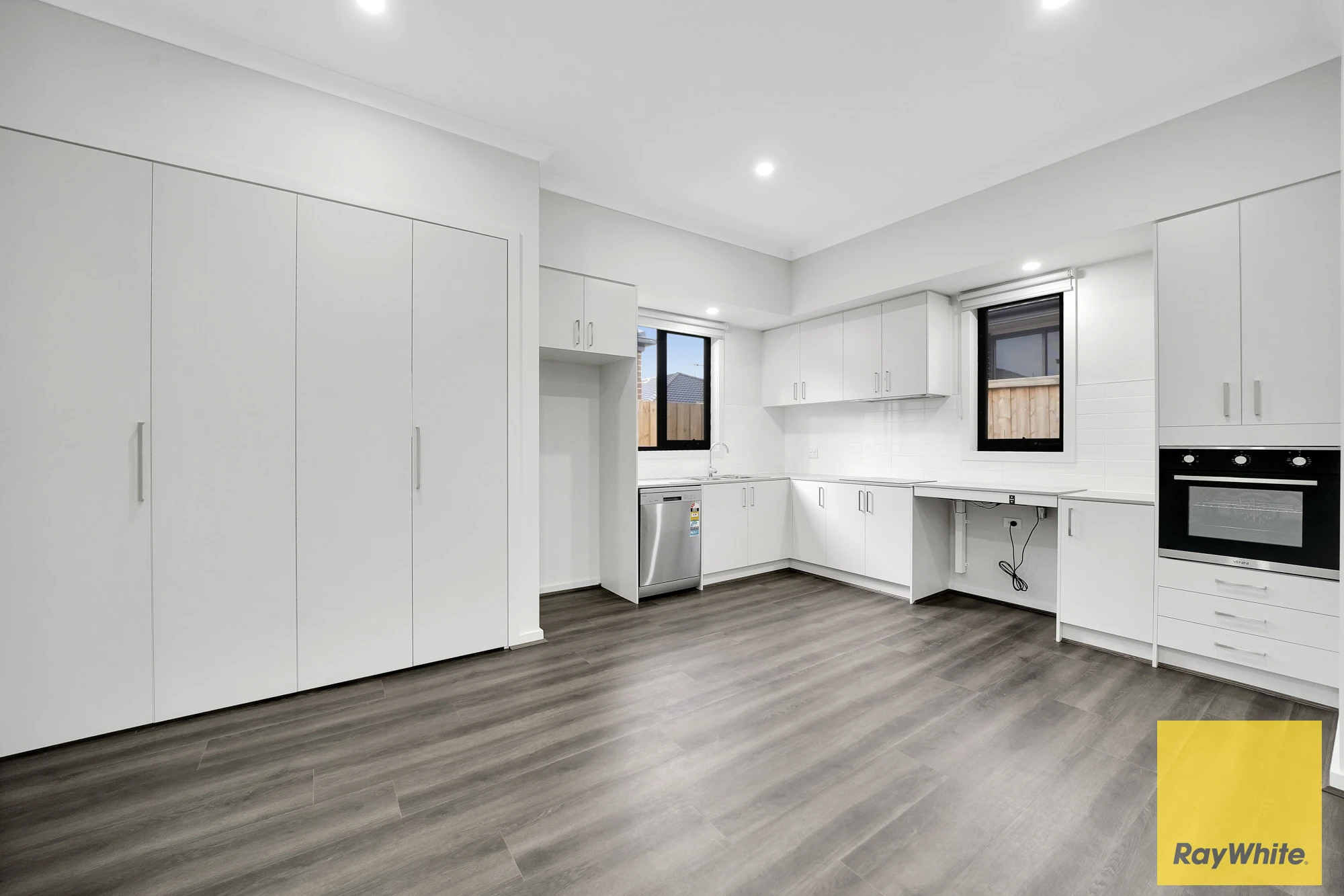 5 Mornington Crescent, Rockbank, VIC 3335