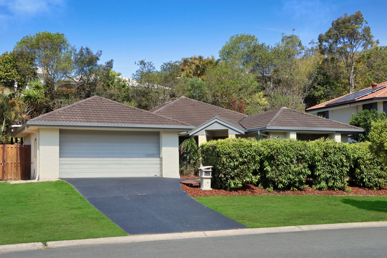 14 Roberts Drive, Maudsland QLD 4210