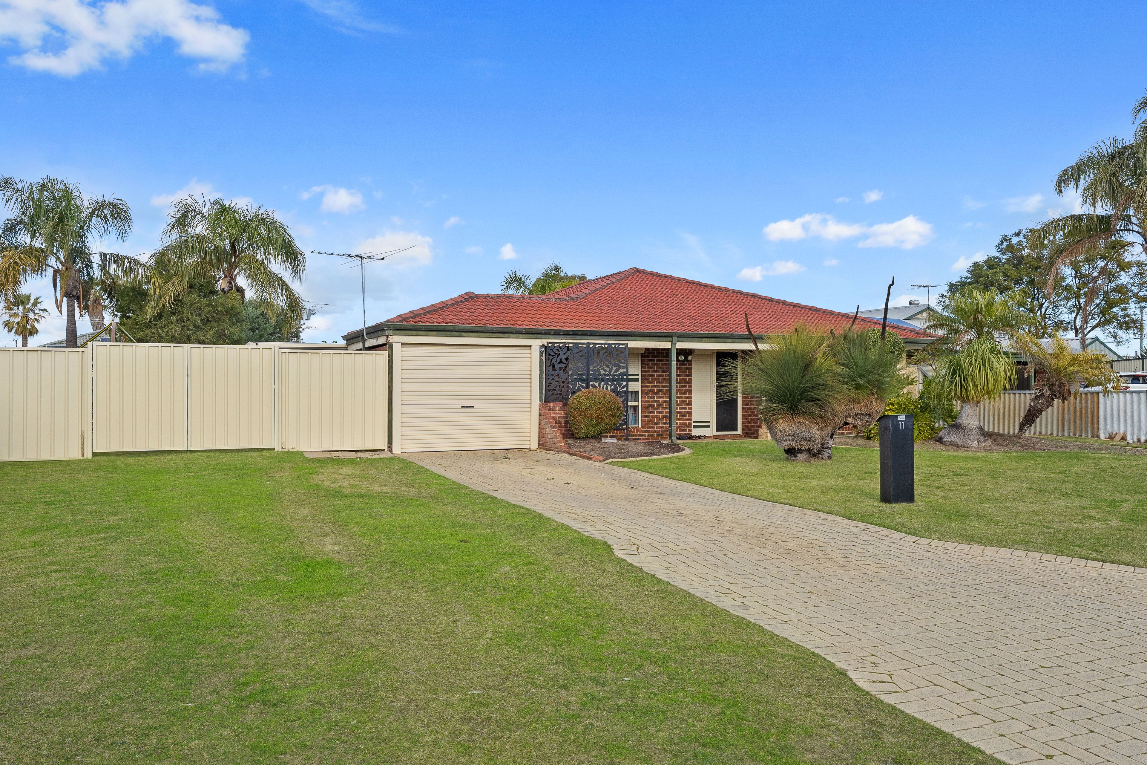 11 Mackay Place, Cooloongup, WA 6168