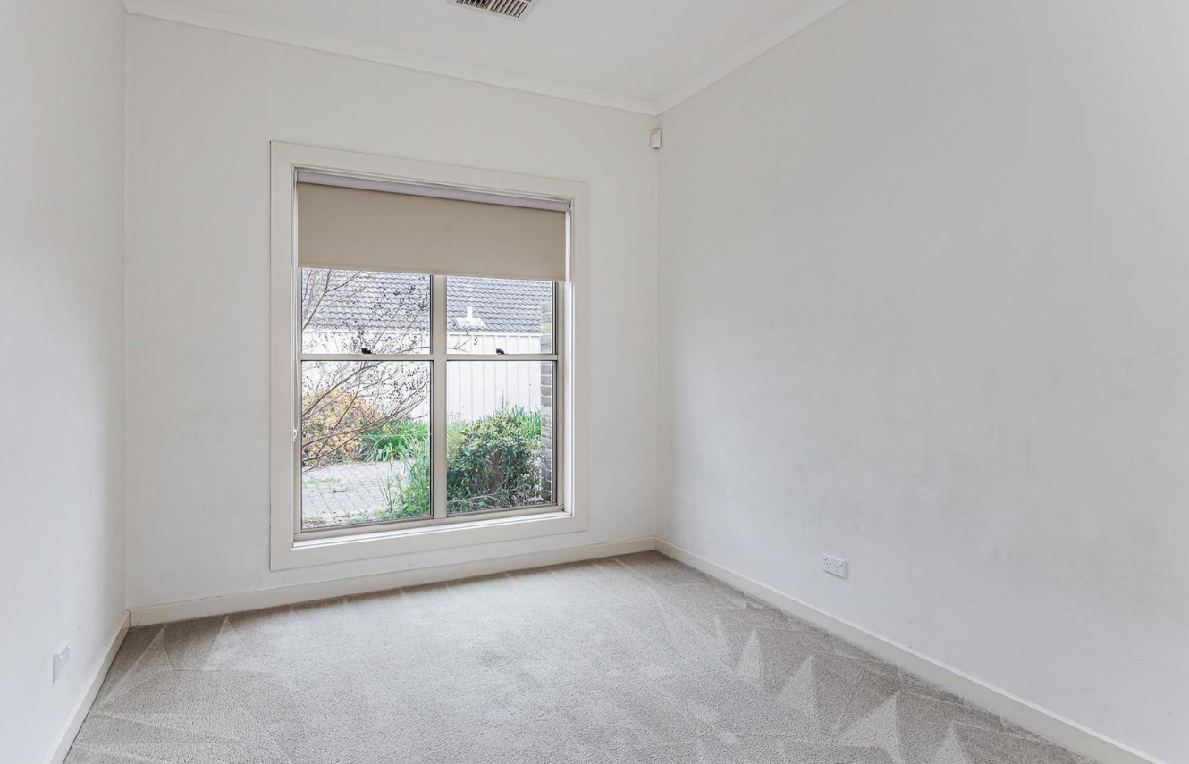 13A Dawn Avenue — photo 5 of 12