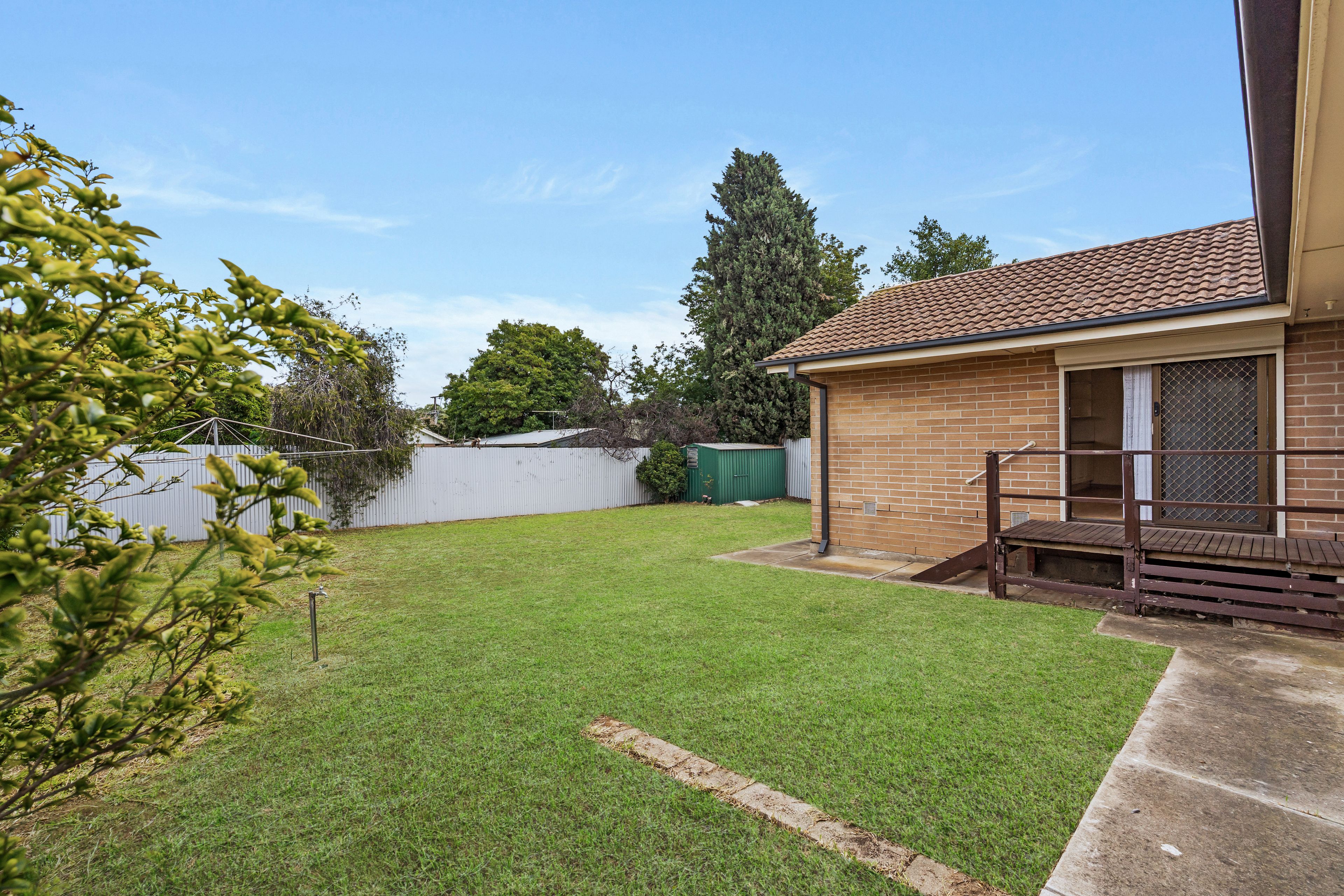 8 Verdon Drive — photo 20 of 28