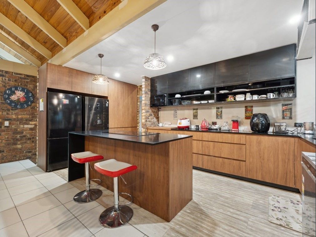 6 Manara Place — photo 15 of 29