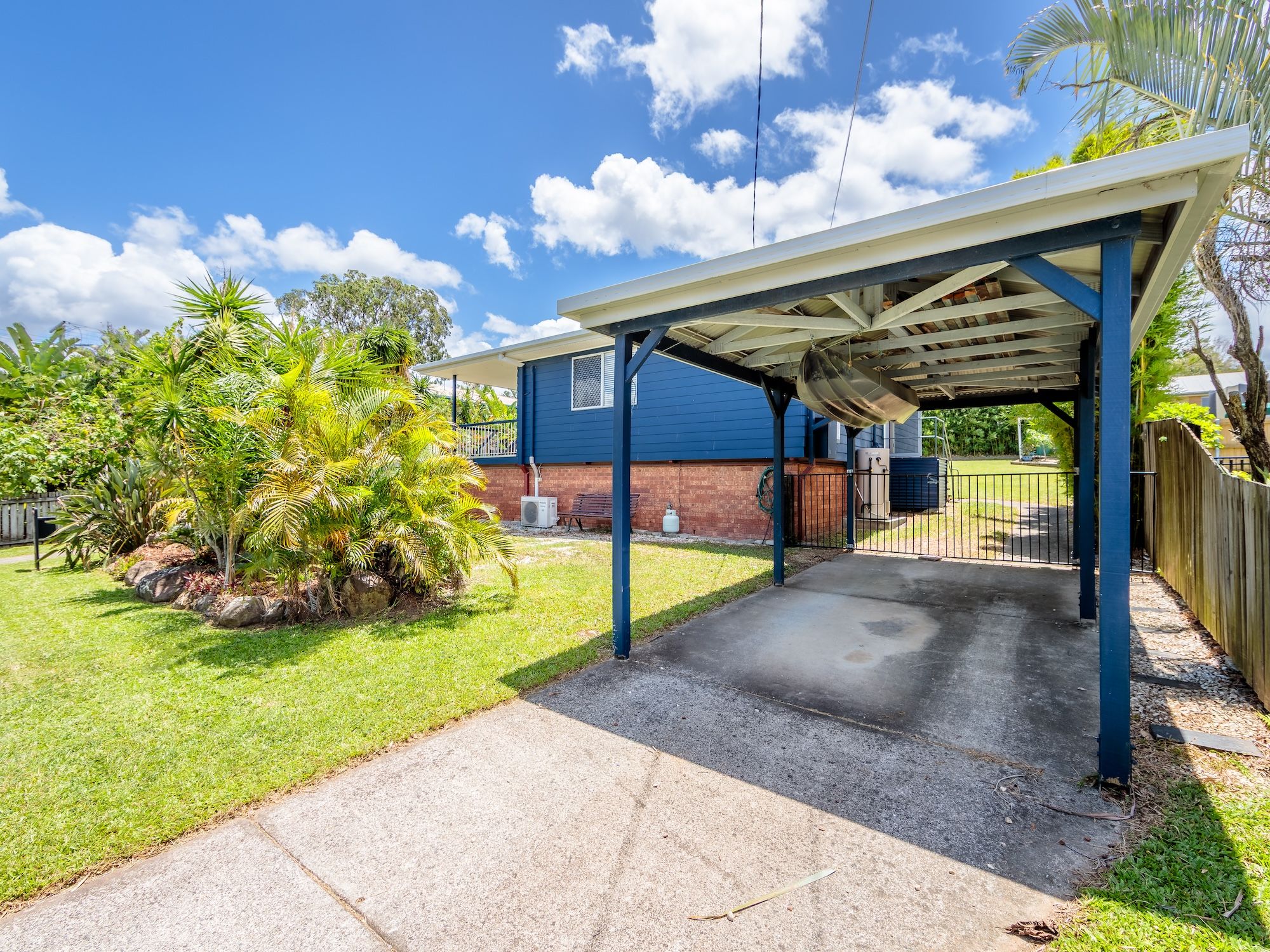 11 Poinsettia Parade, Varsity Lakes, QLD 4227