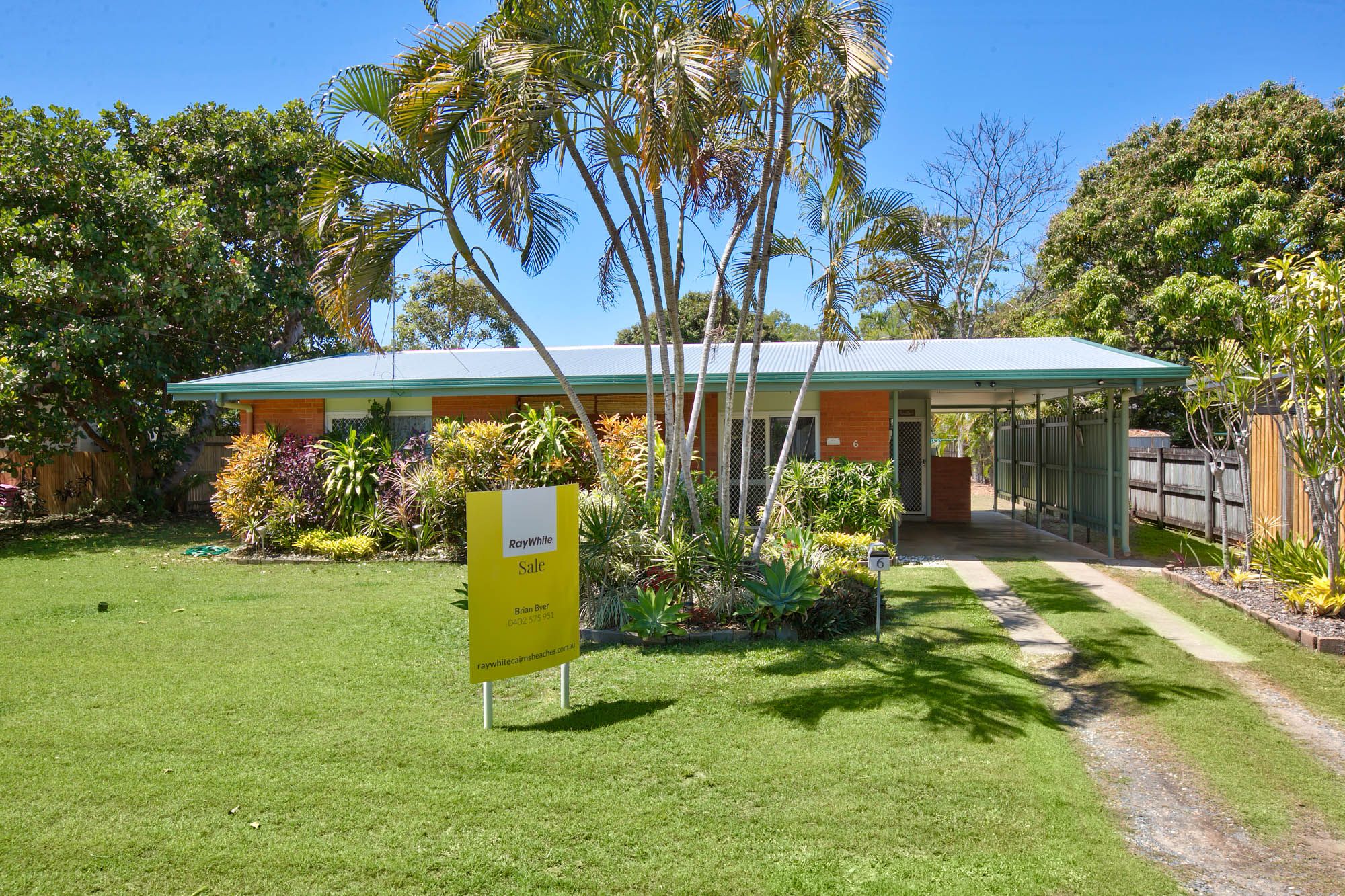 6 Almond Street, Holloways Beach QLD 4878