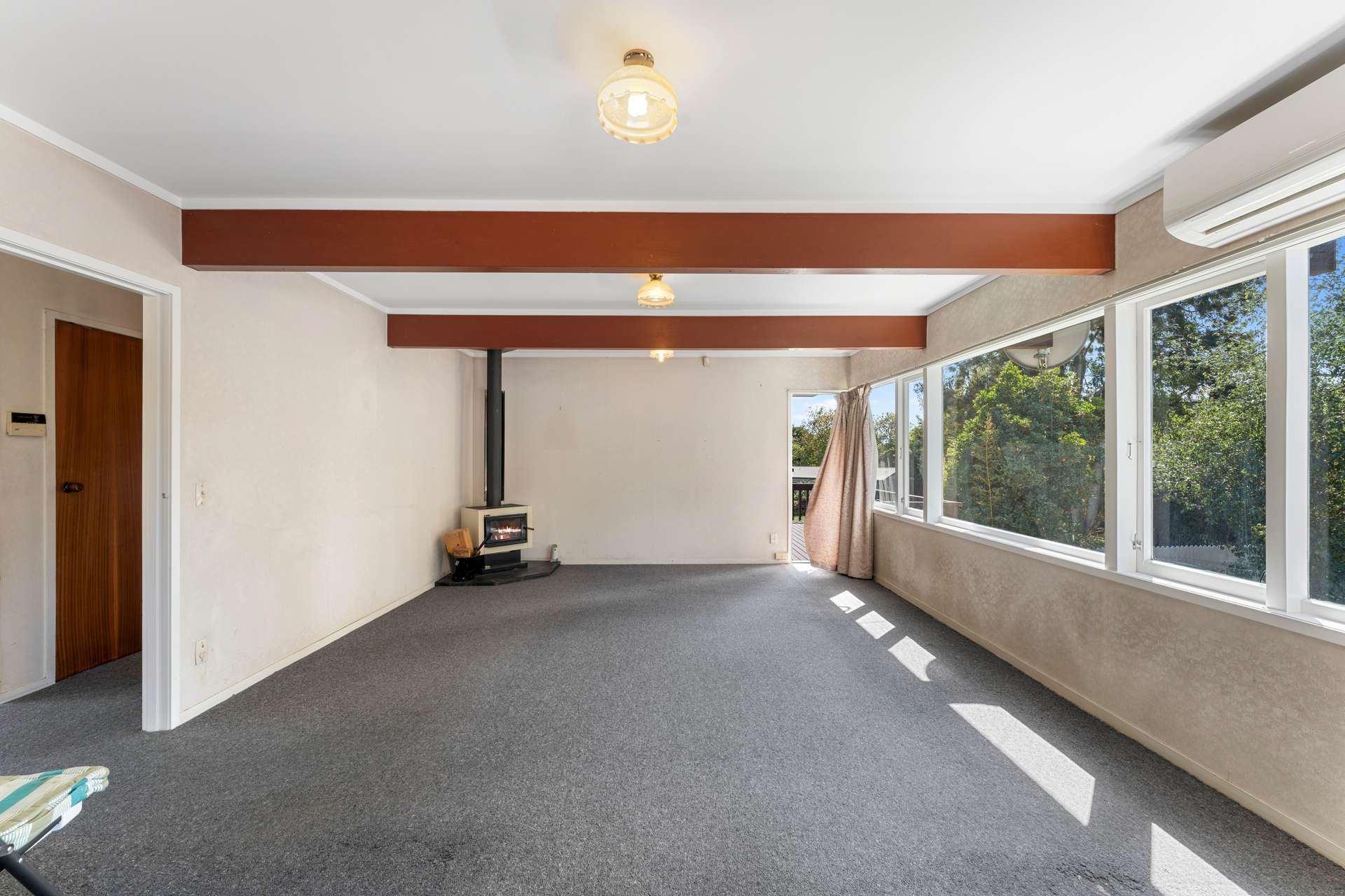 14 Lawrence Crescent photo 13