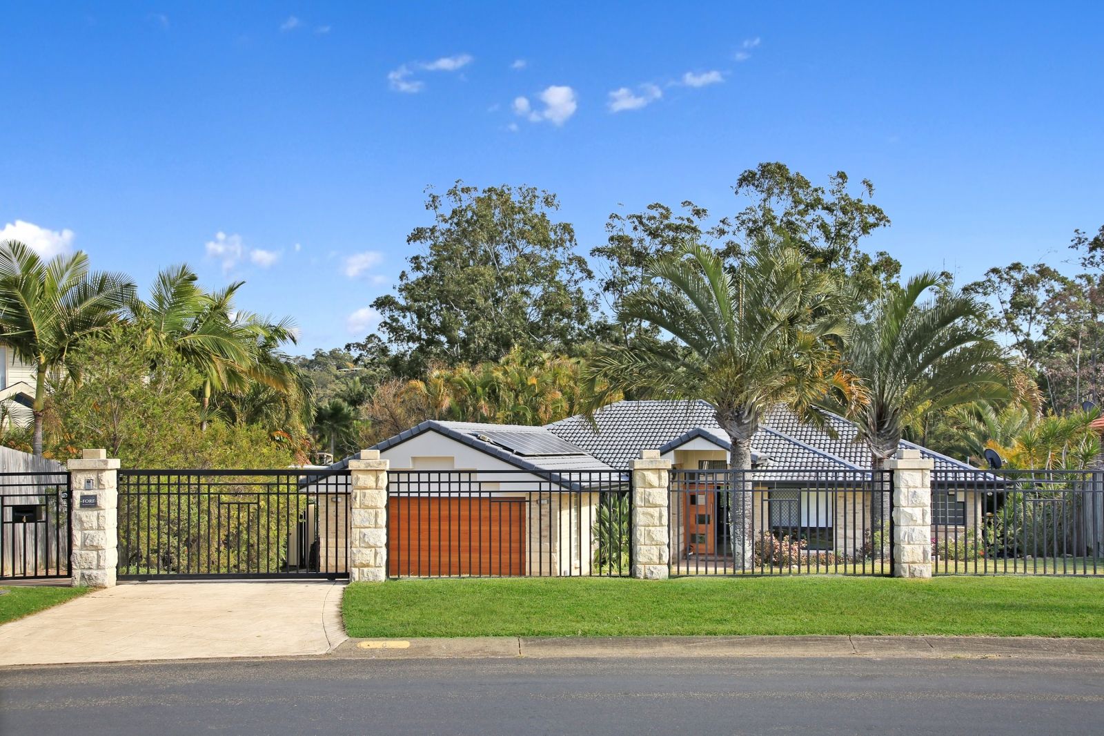 4 Greg Norman Crescent, Parkwood QLD 4214