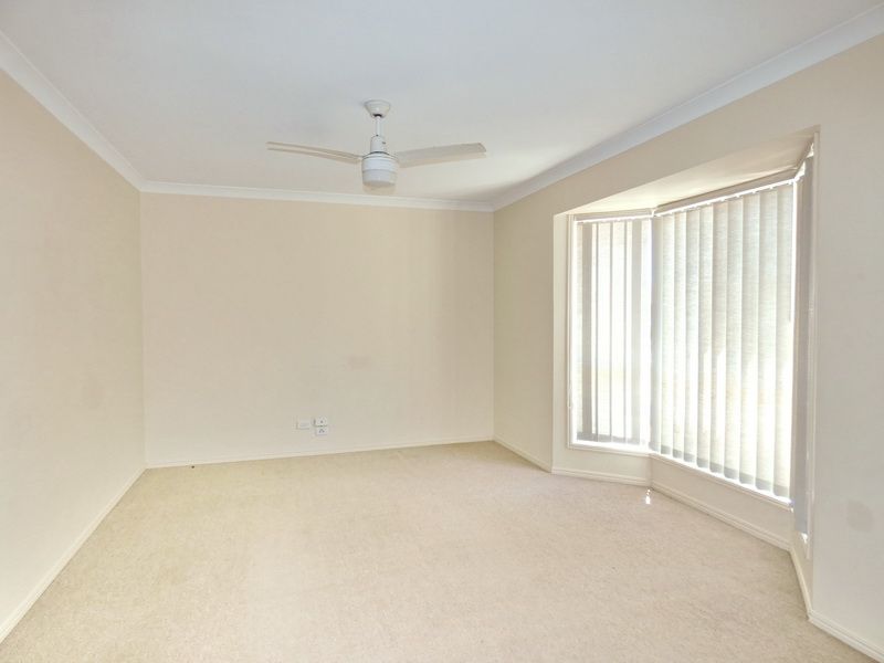 16 Nicole Place, Crestmead, QLD 4132