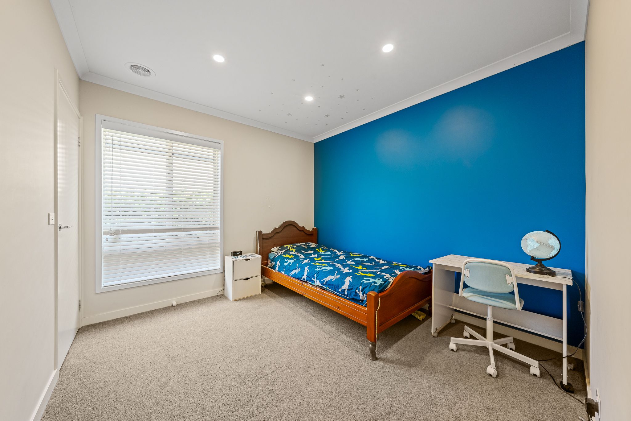 13 Elmsford Crescent — photo 12 of 17