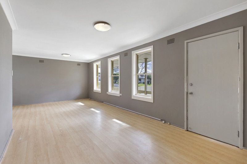 72 Marquesa Crescent, Lethbridge Park, NSW 2770