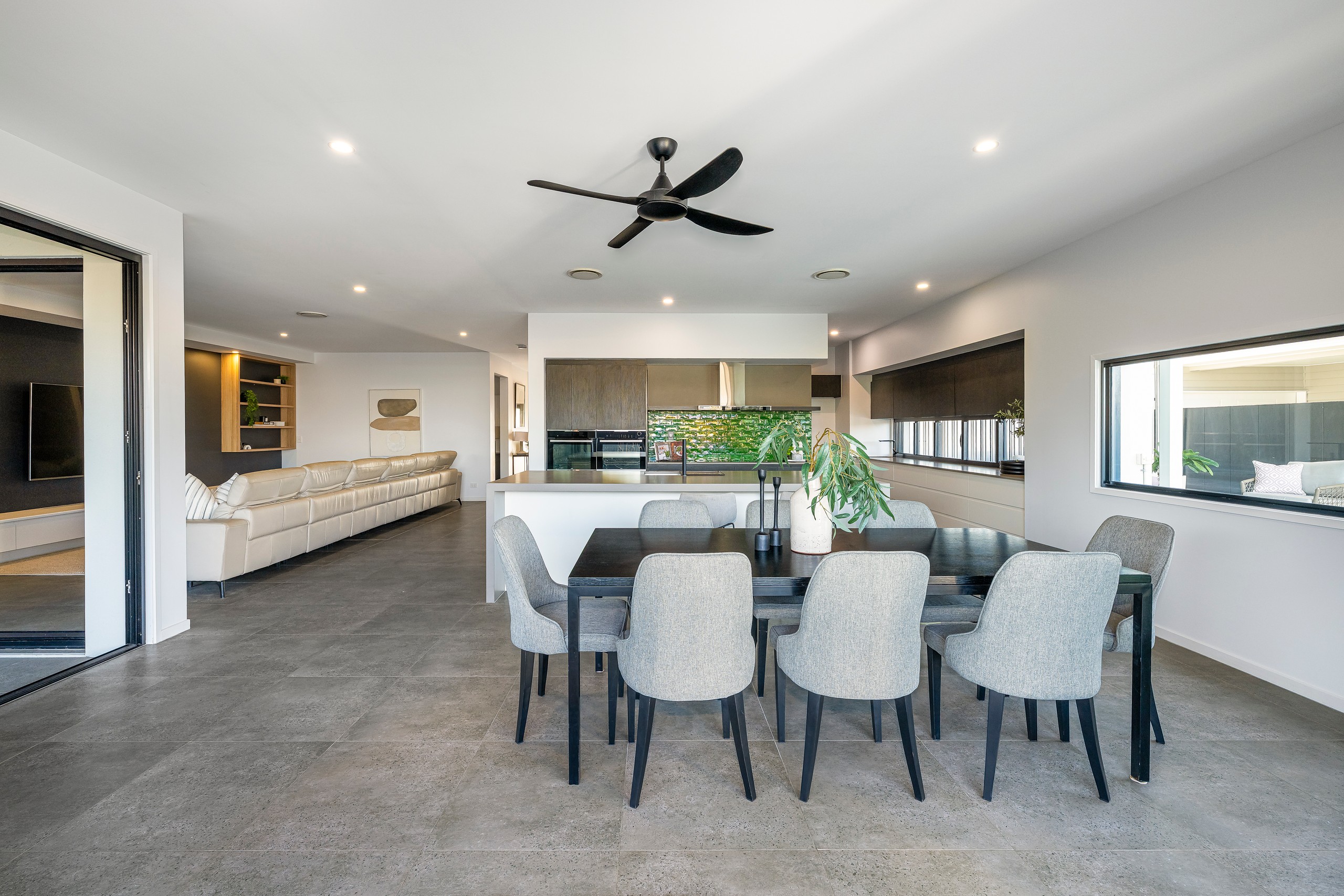 12 Hubbard Street, Wavell Heights, QLD 4012