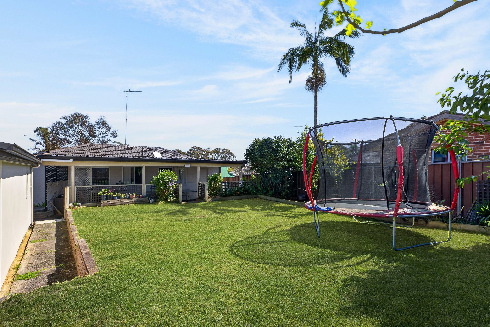 2 Shakespeare Street — photo 13 of 16