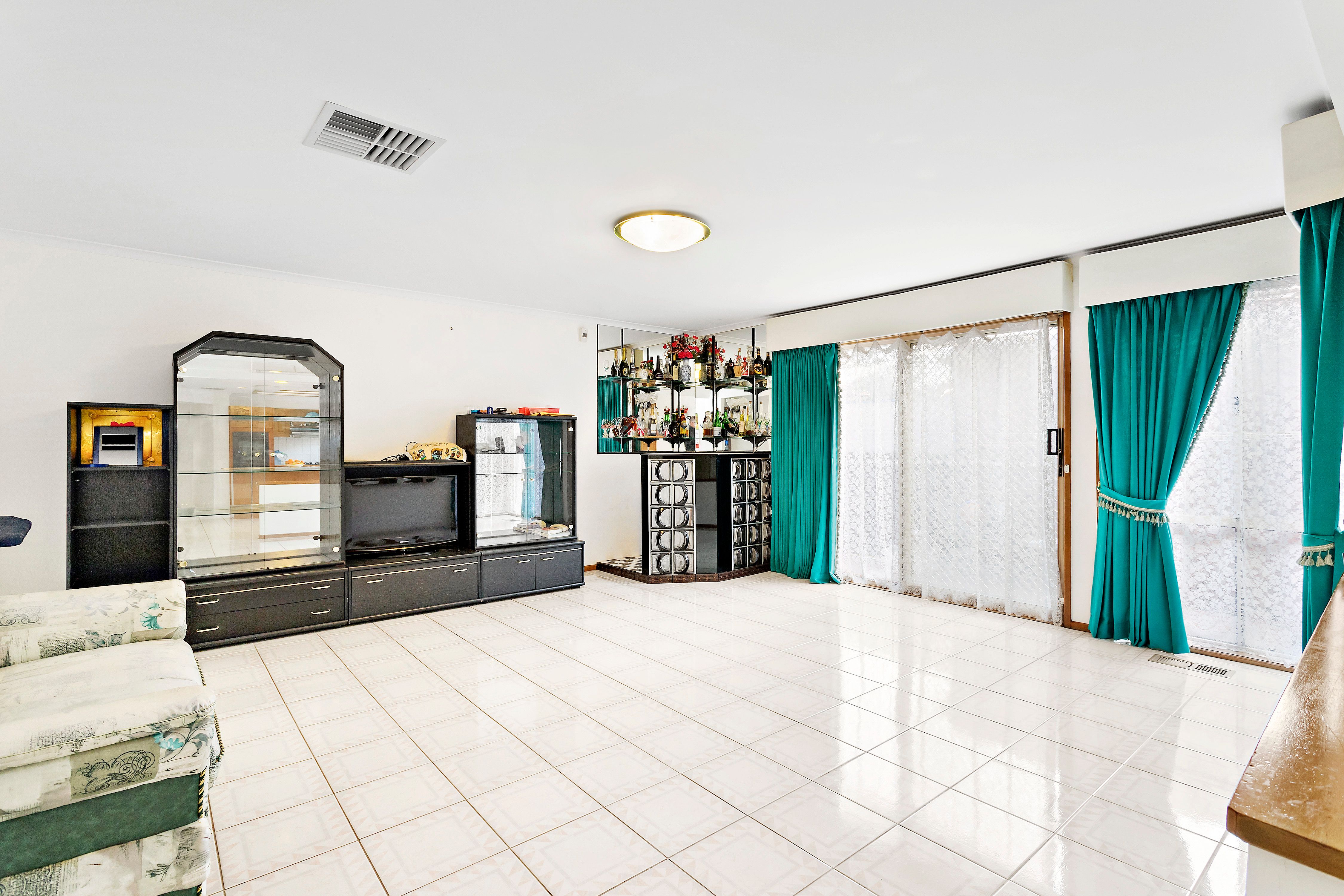 4 Sandalwood Drive, Oakleigh South, VIC 3167