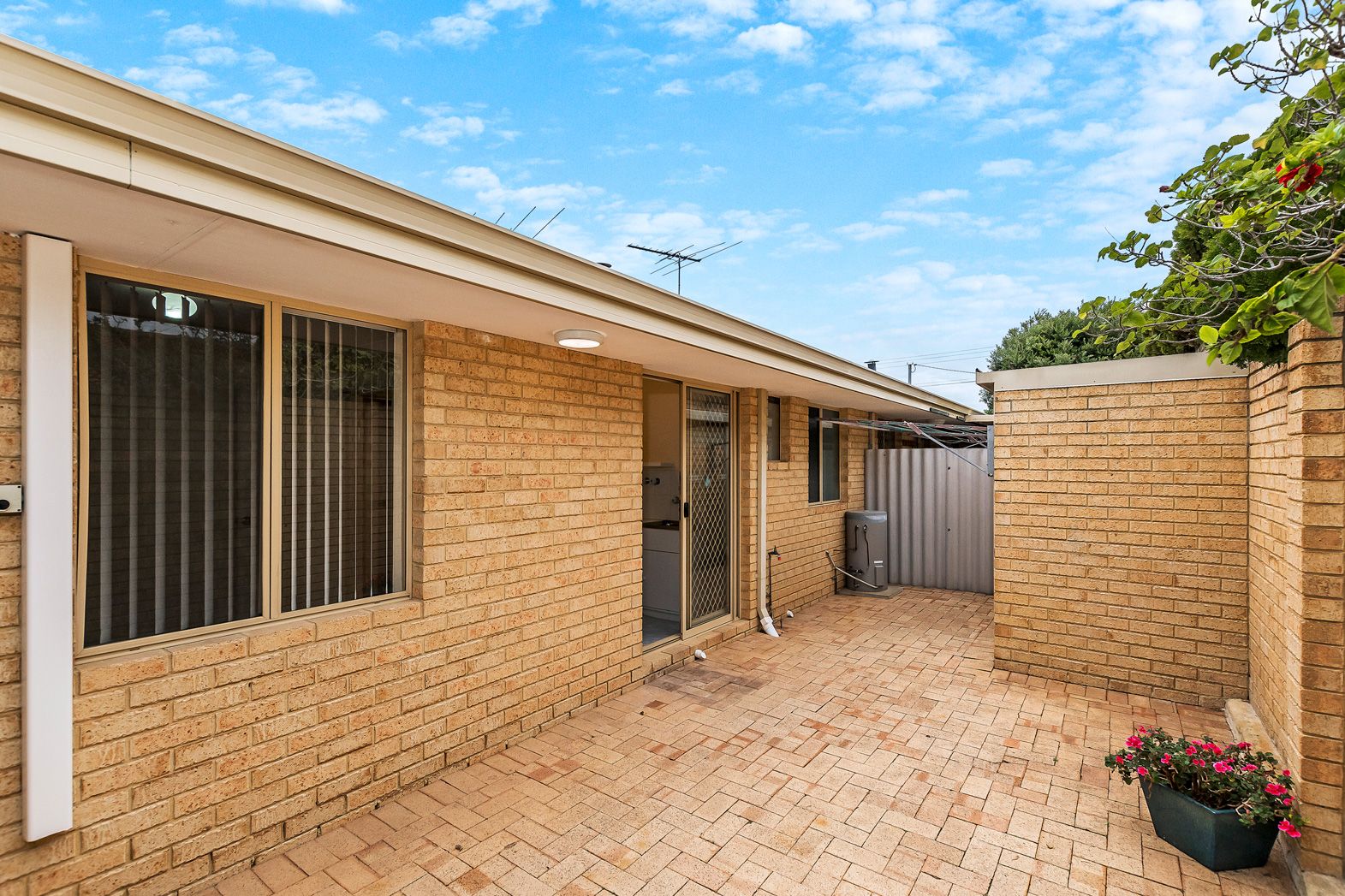 2/22 Ray Street, Rockingham, WA 6168