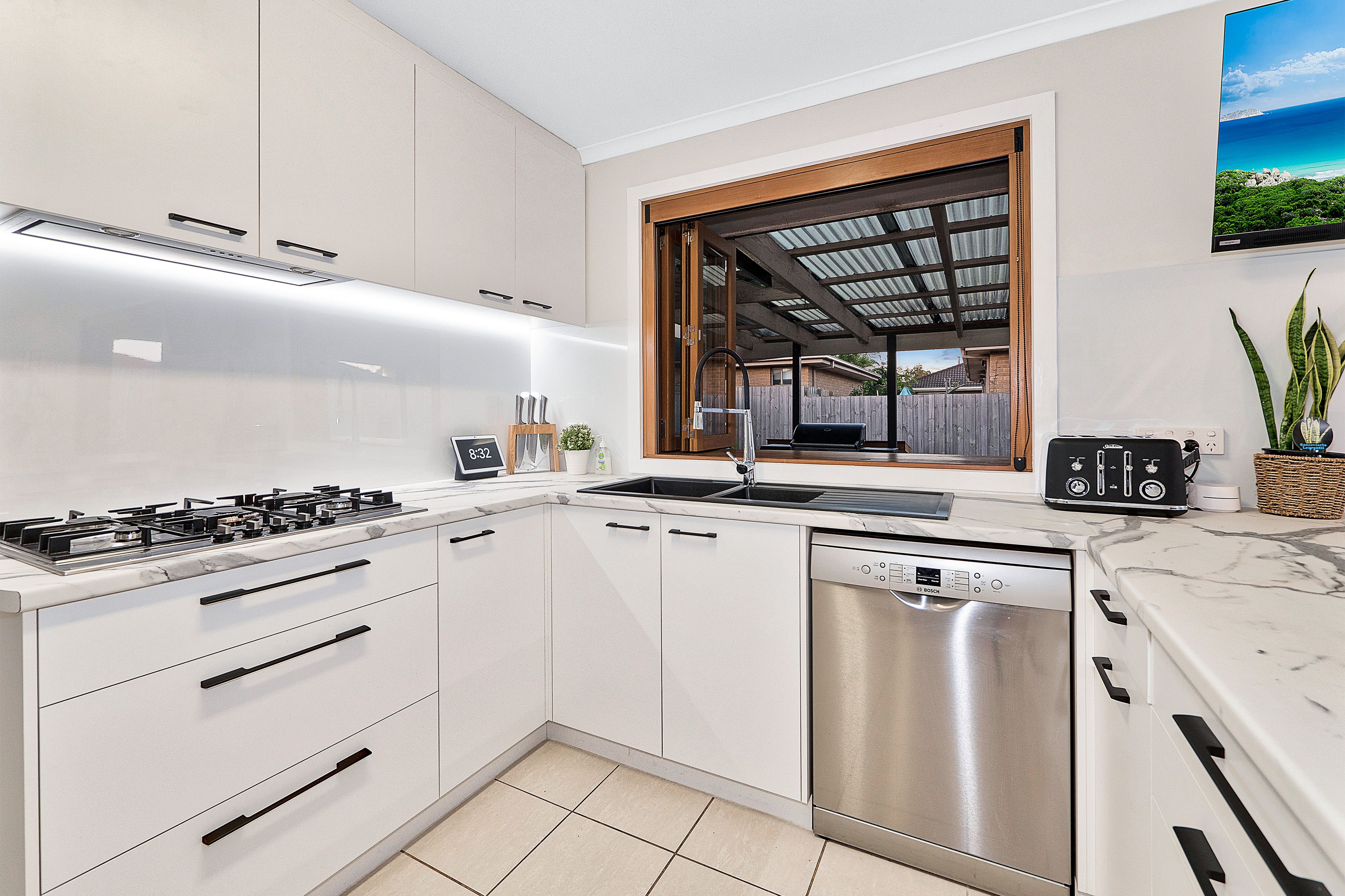 6 Bamboo Court, Cranbourne North, VIC 3977