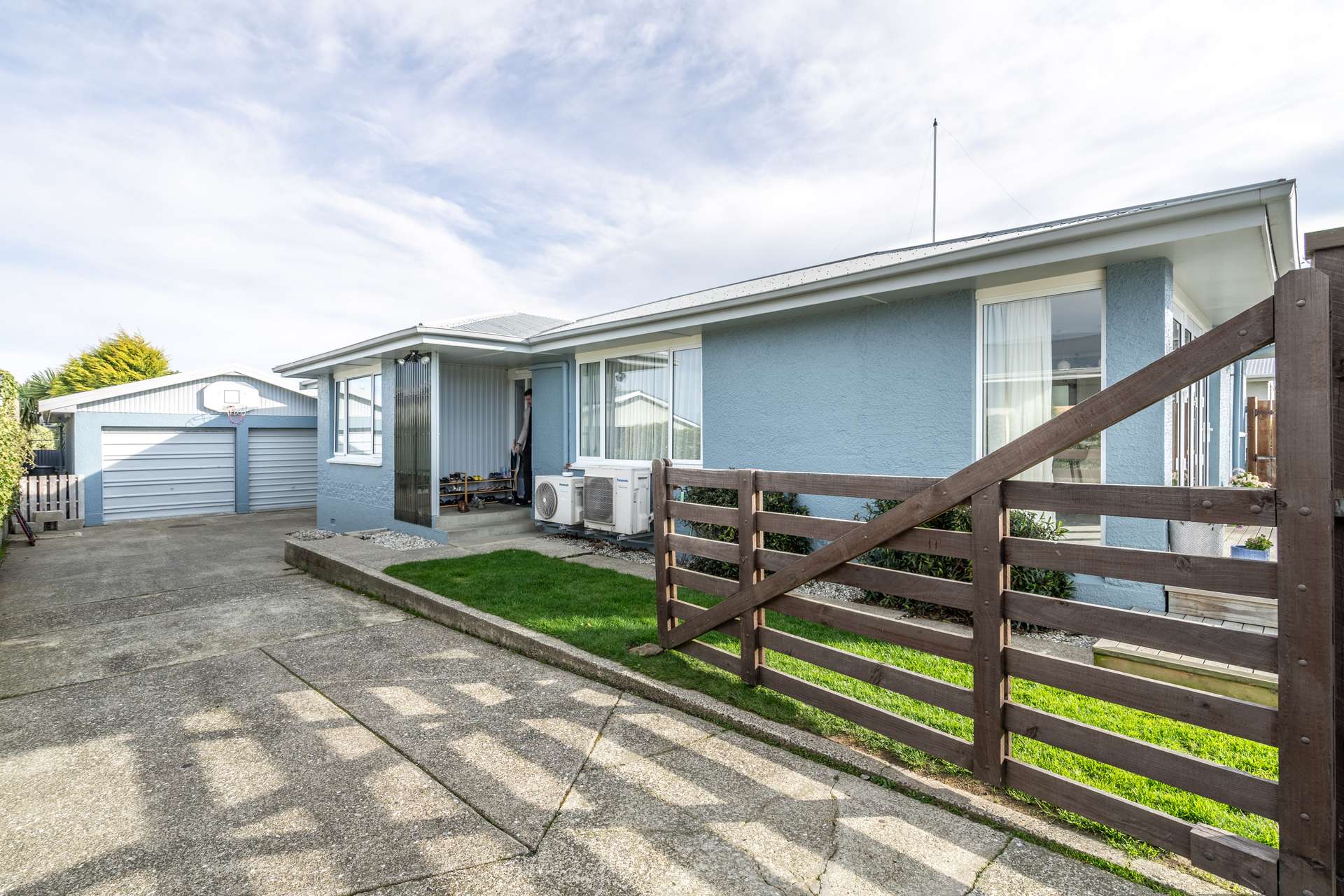 126 Waiau Crescent photo 1