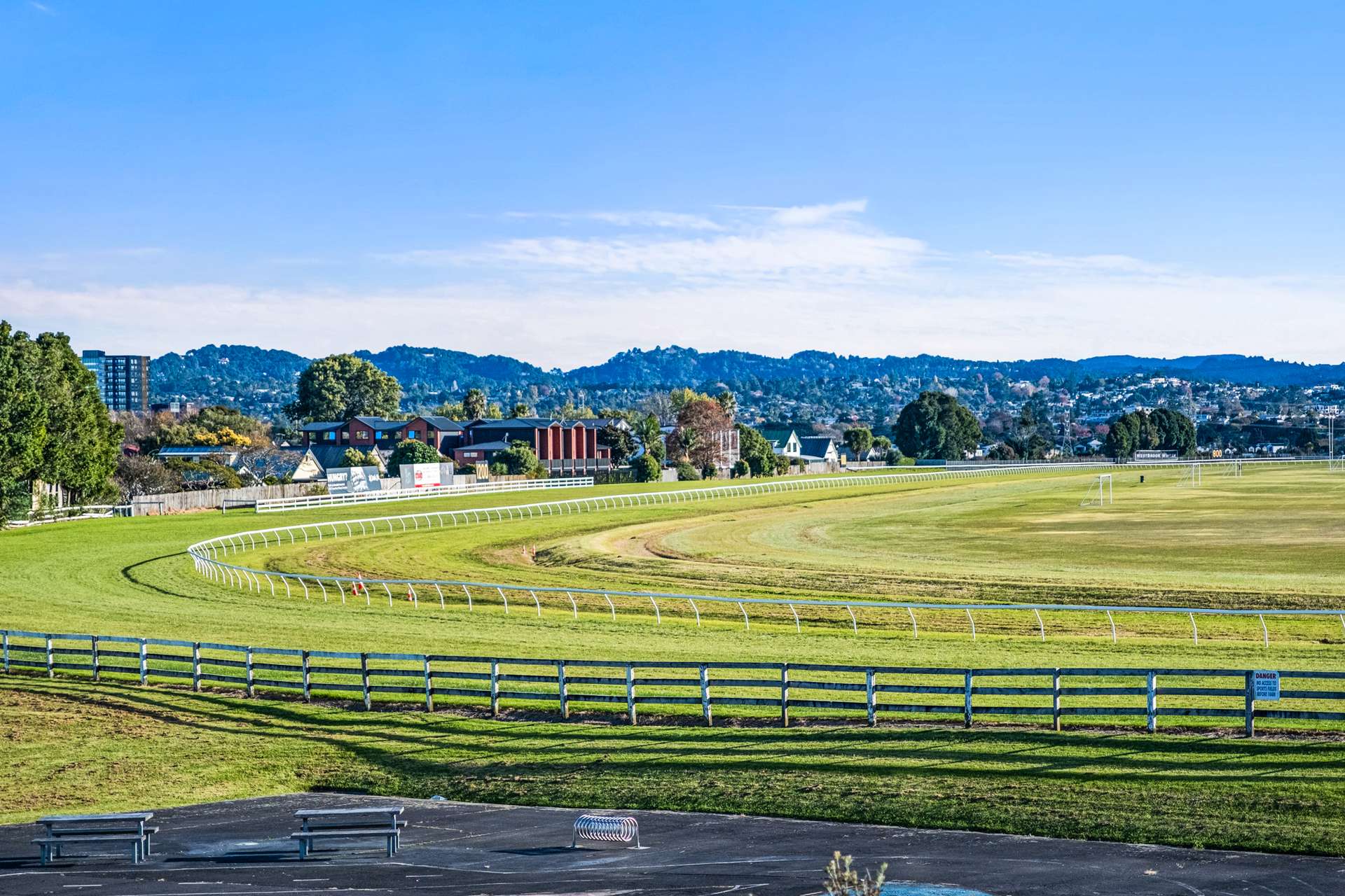 104/26C Racecourse Parade photo 17