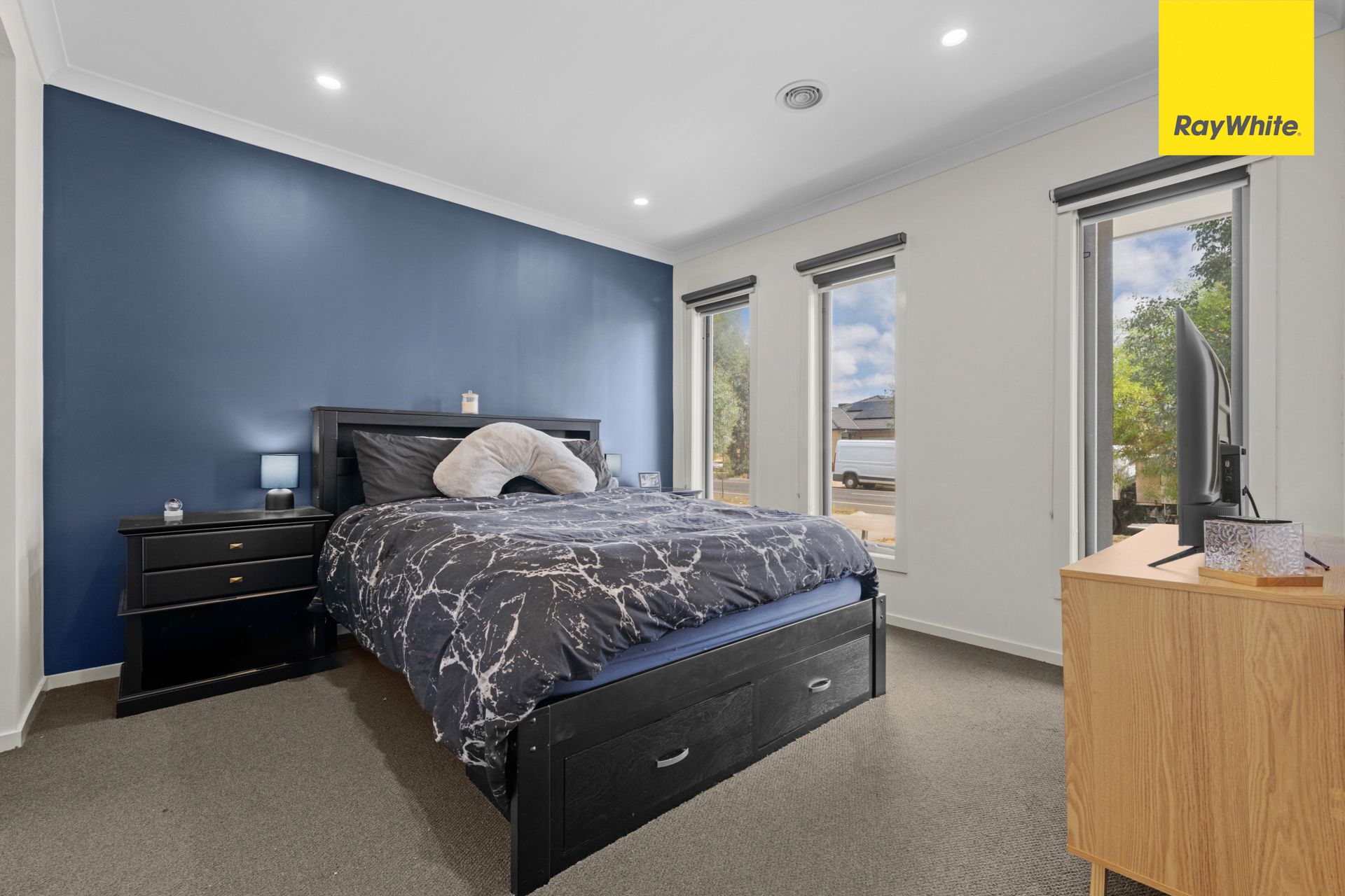 9 Morningside Drive, THORNHILL PARK, VIC 3335