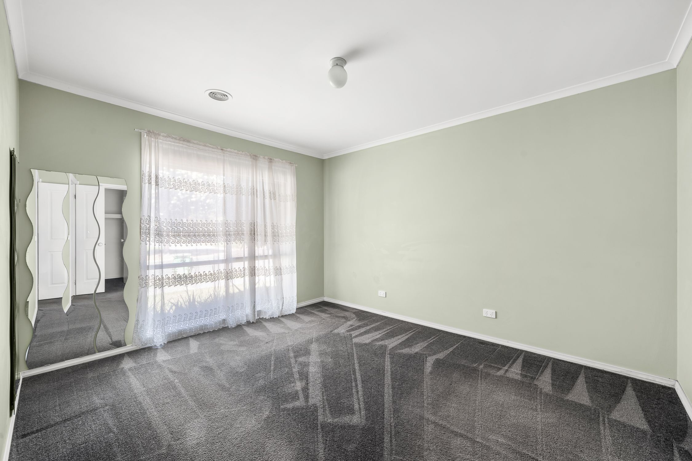 8 Claire Close — photo 3 of 12