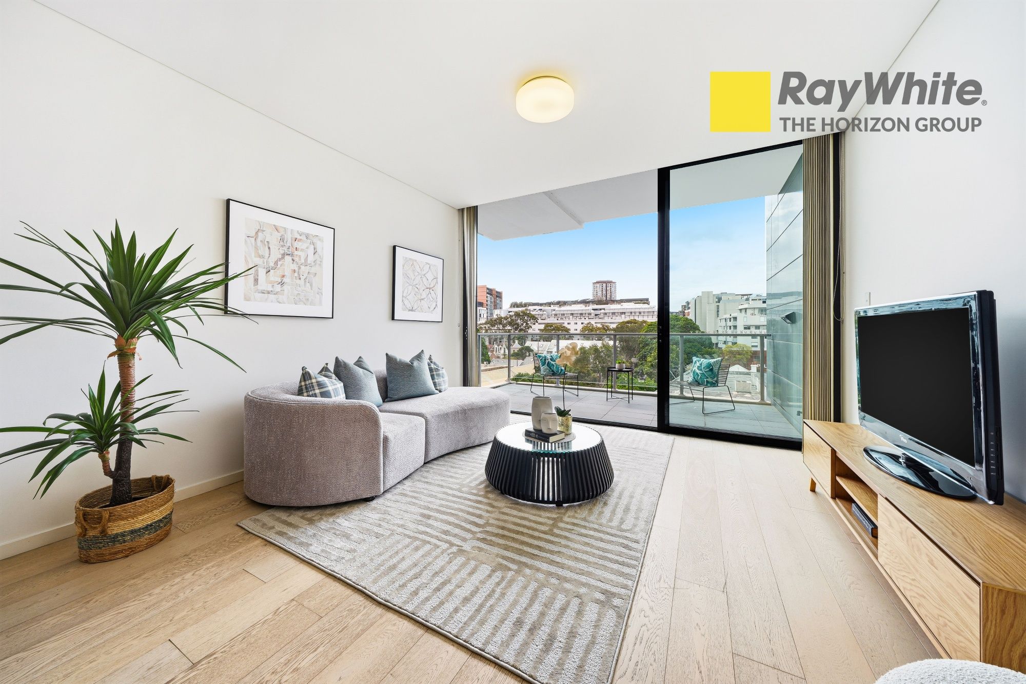403/1-3 Dunning Avenue — photo from Ray White The Horizon Group - East